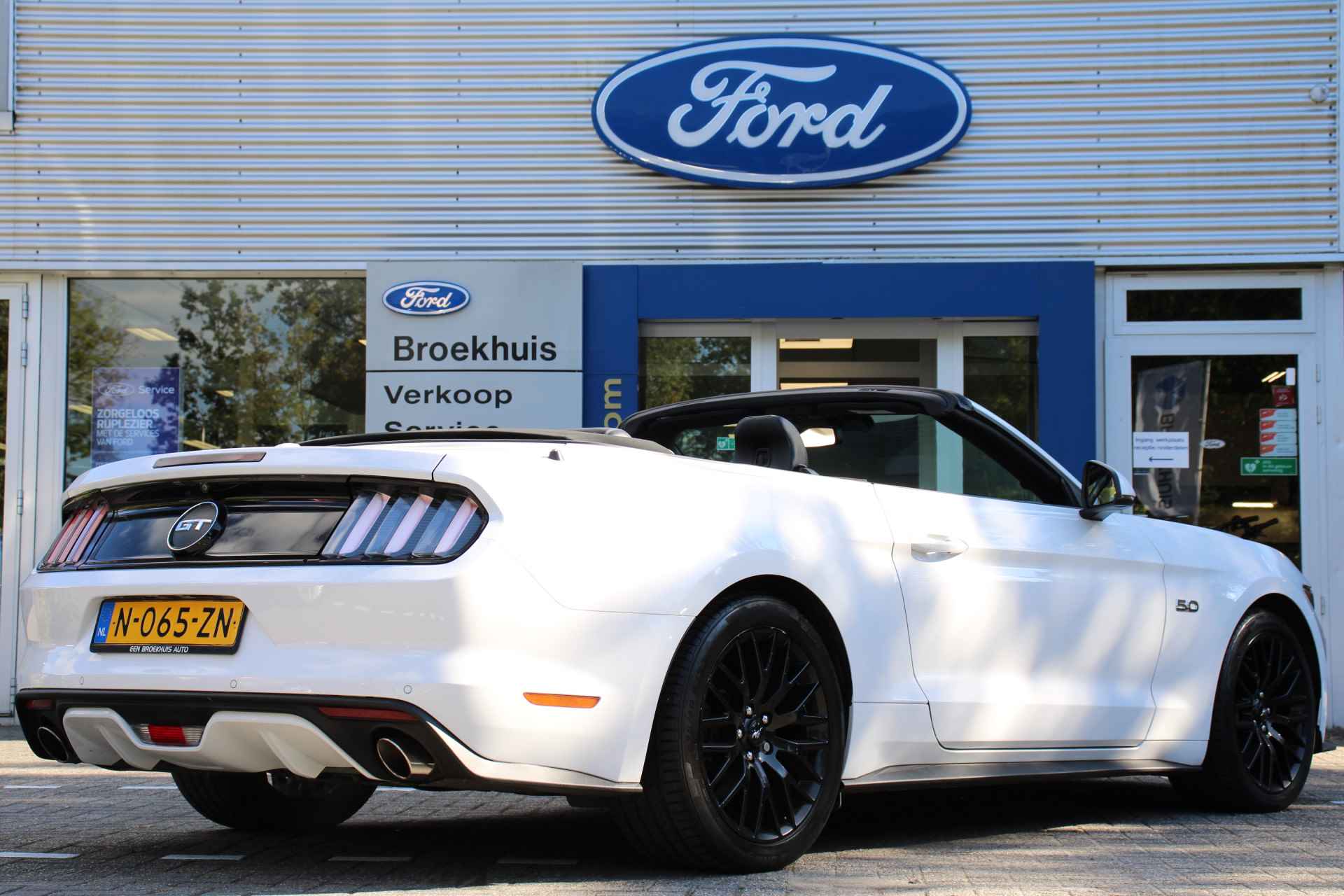 Ford Mustang Cabrio 5.0 V8 GT | DEALER OH! | UNIEKE STAAT! | STOELVERWARMING + KOELING | CUSTOM PACK | LEDER | SHAKER | CAMERA - 5/53