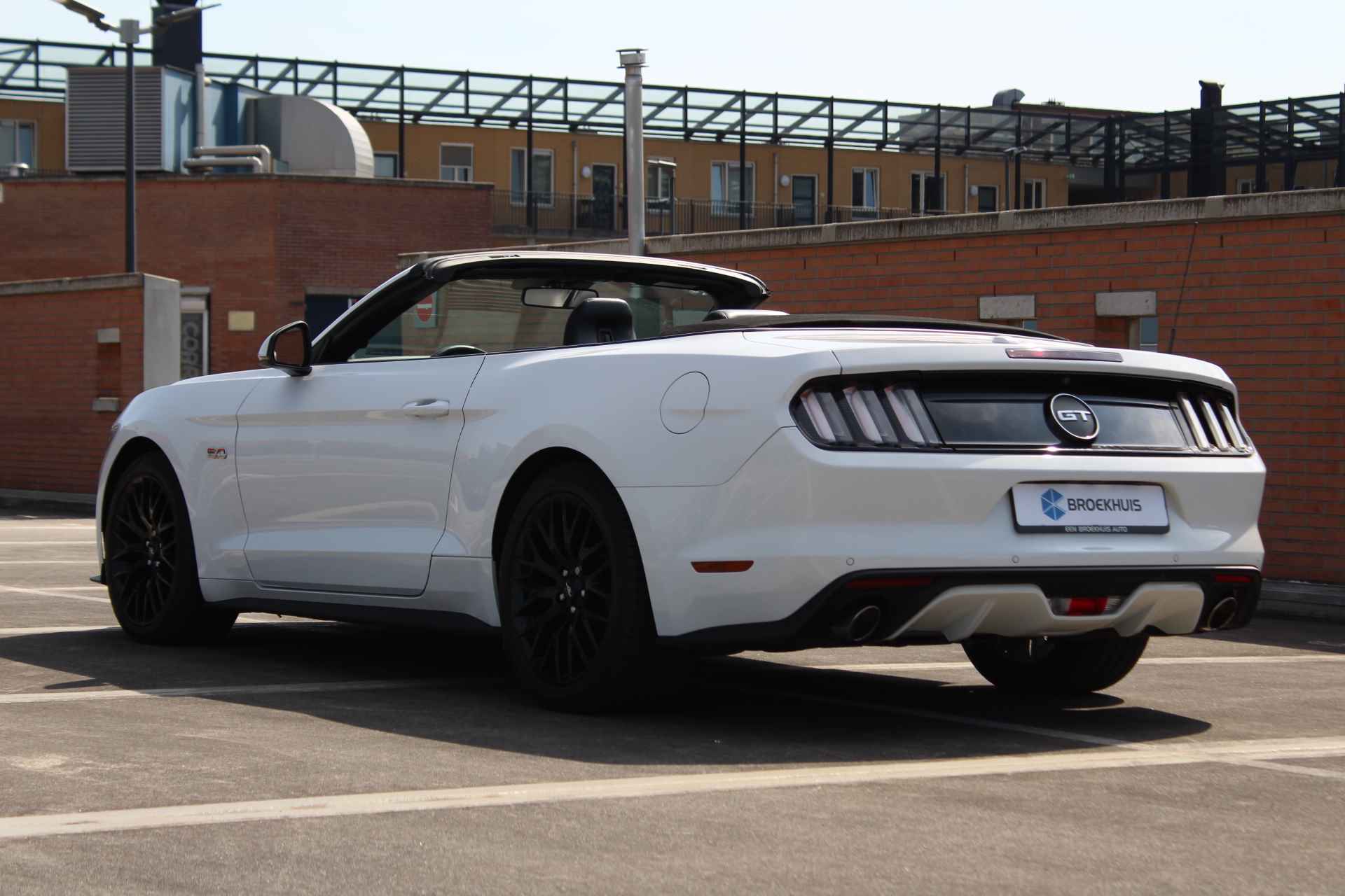 Ford Mustang Cabrio 5.0 V8 GT | DEALER OH! | UNIEKE STAAT! | STOELVERWARMING + KOELING | CUSTOM PACK | LEDER | SHAKER | CAMERA - 36/53