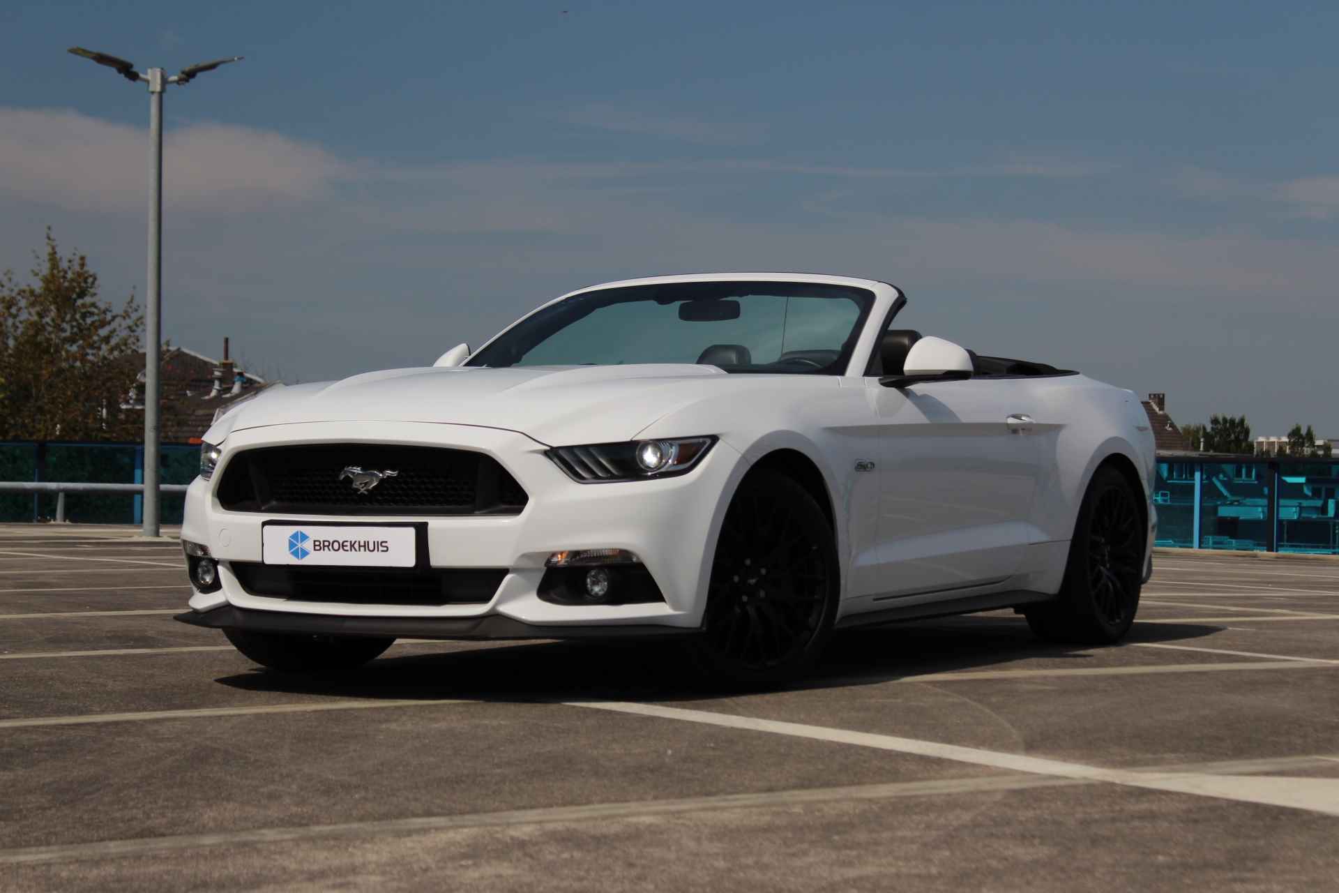 Ford Mustang Cabrio 5.0 V8 GT | DEALER OH! | UNIEKE STAAT! | STOELVERWARMING + KOELING | CUSTOM PACK | LEDER | SHAKER | CAMERA - 53/53