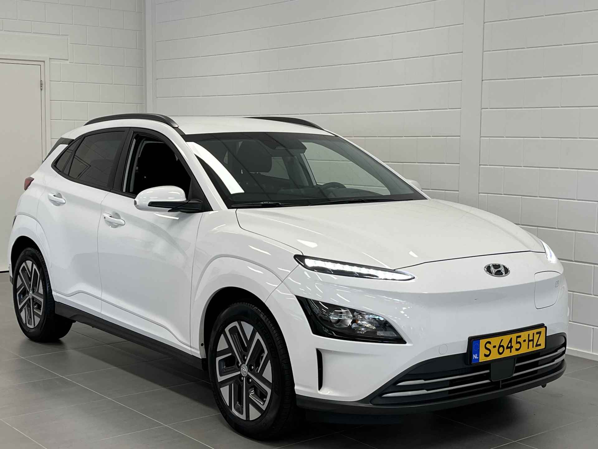 Hyundai KONA EV Fashion 39 kWh 3-FASE LADEN | NAVIGATIE | PARKEERCAMERA | CLIMATE CONTROL - 9/41