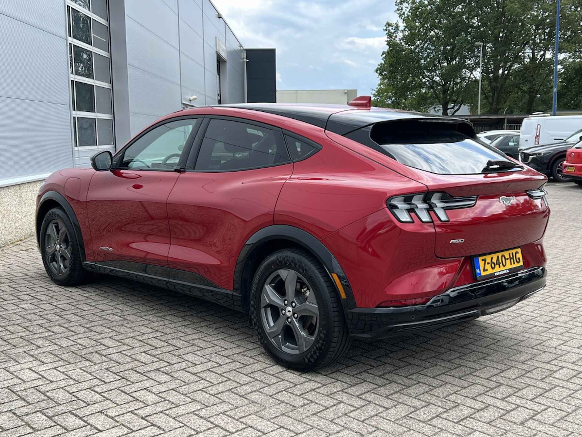 Ford Mustang Mach-E 75kWh AWD Premium - 5/25