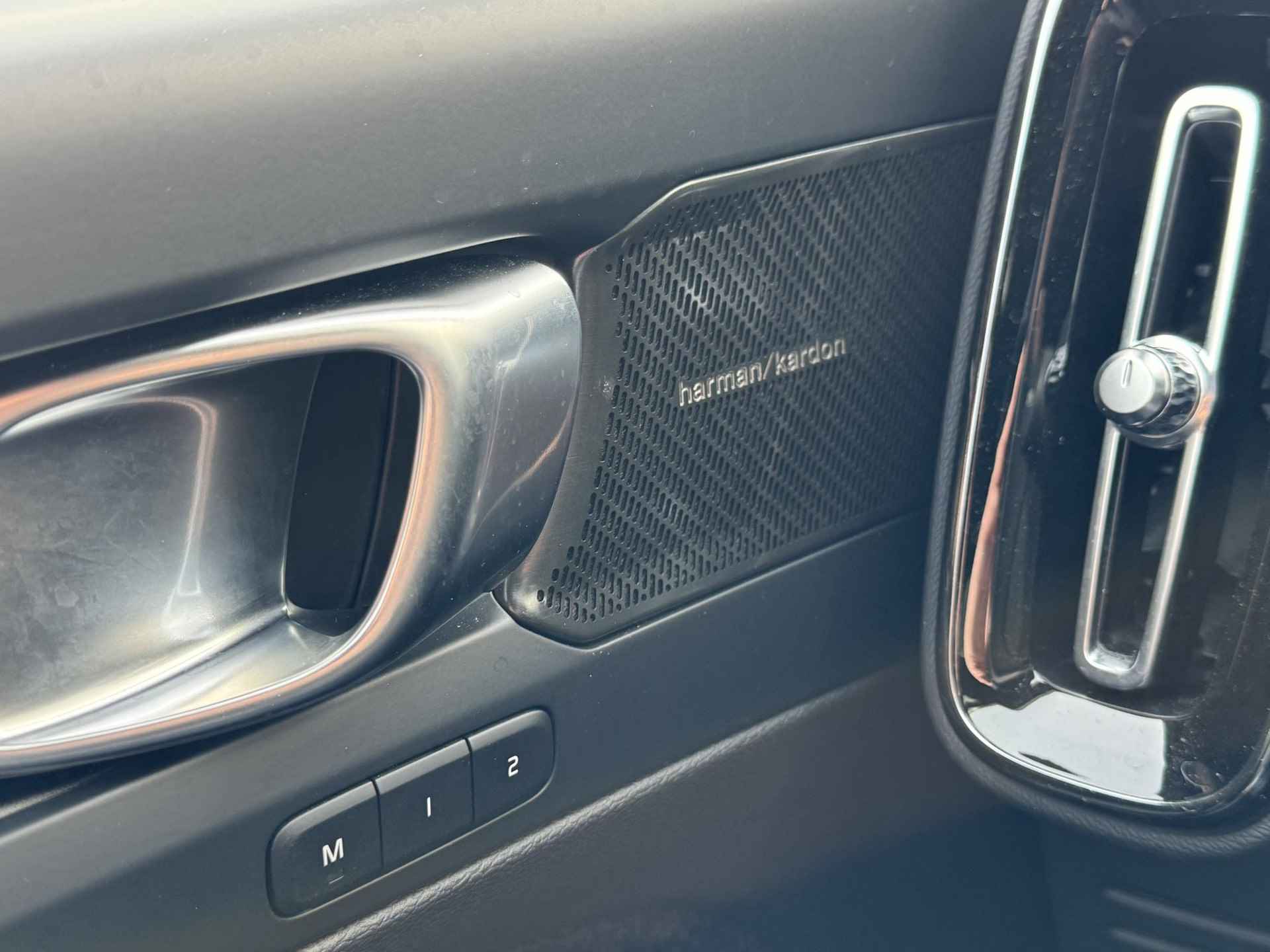Volvo XC40 1.5 T5 Recharge Ultimate Dark | Harman/Kardon | Panoramadak | Stoelverwarming | Achteruitrijcamera | - 13/19