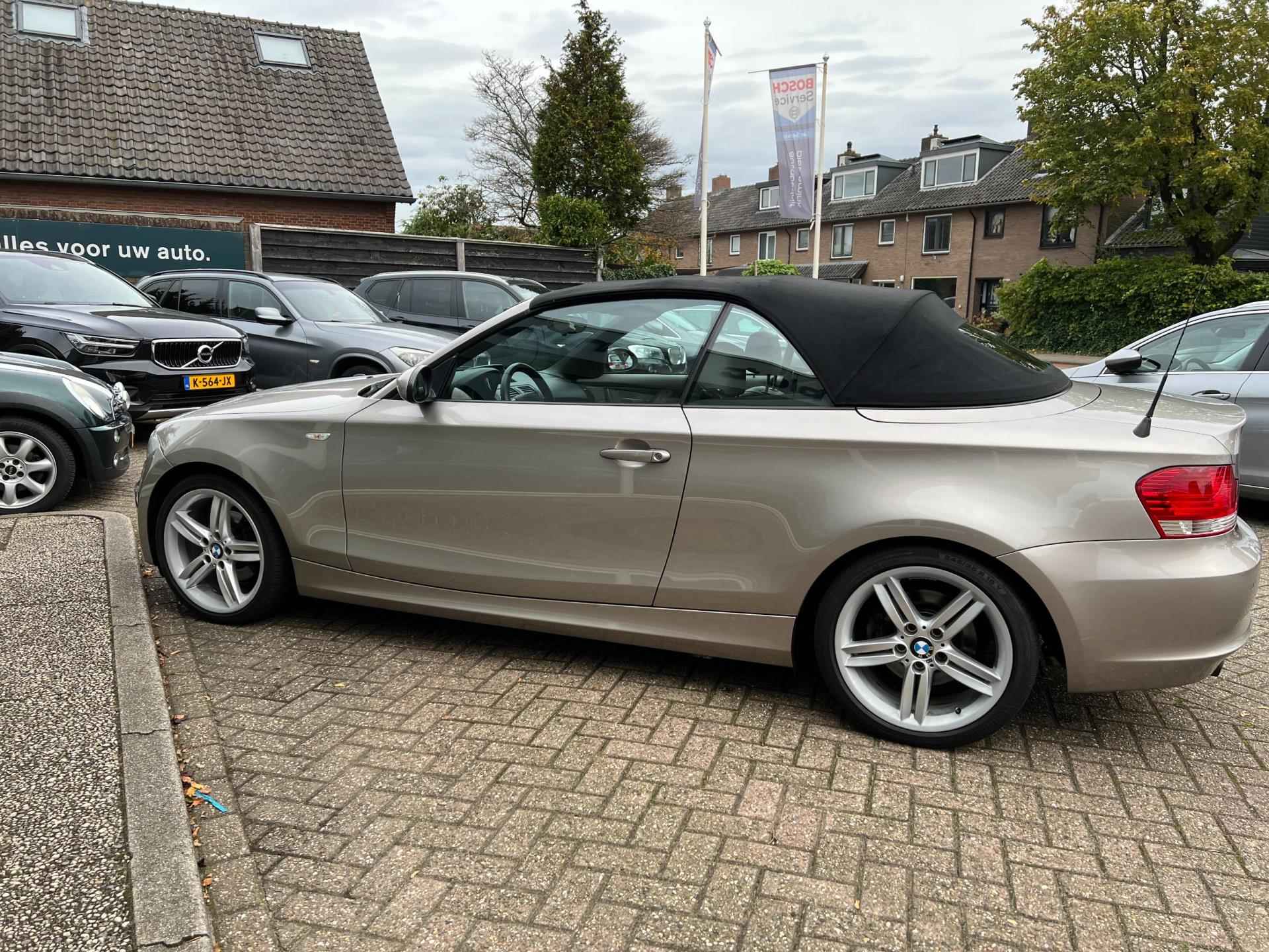 BMW 1-serie Cabrio 118i High Executive - 27/28