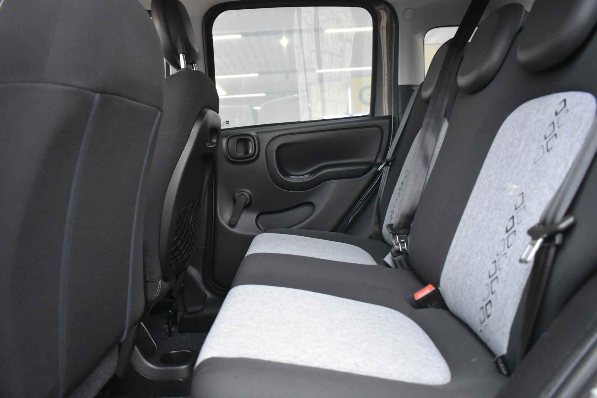 Fiat Panda 0.9 TwinAir Lounge | 1e Eigenaar | Airco | Dealeronderhouden | Winter/Zomerset aanwezig | !! - 9/37