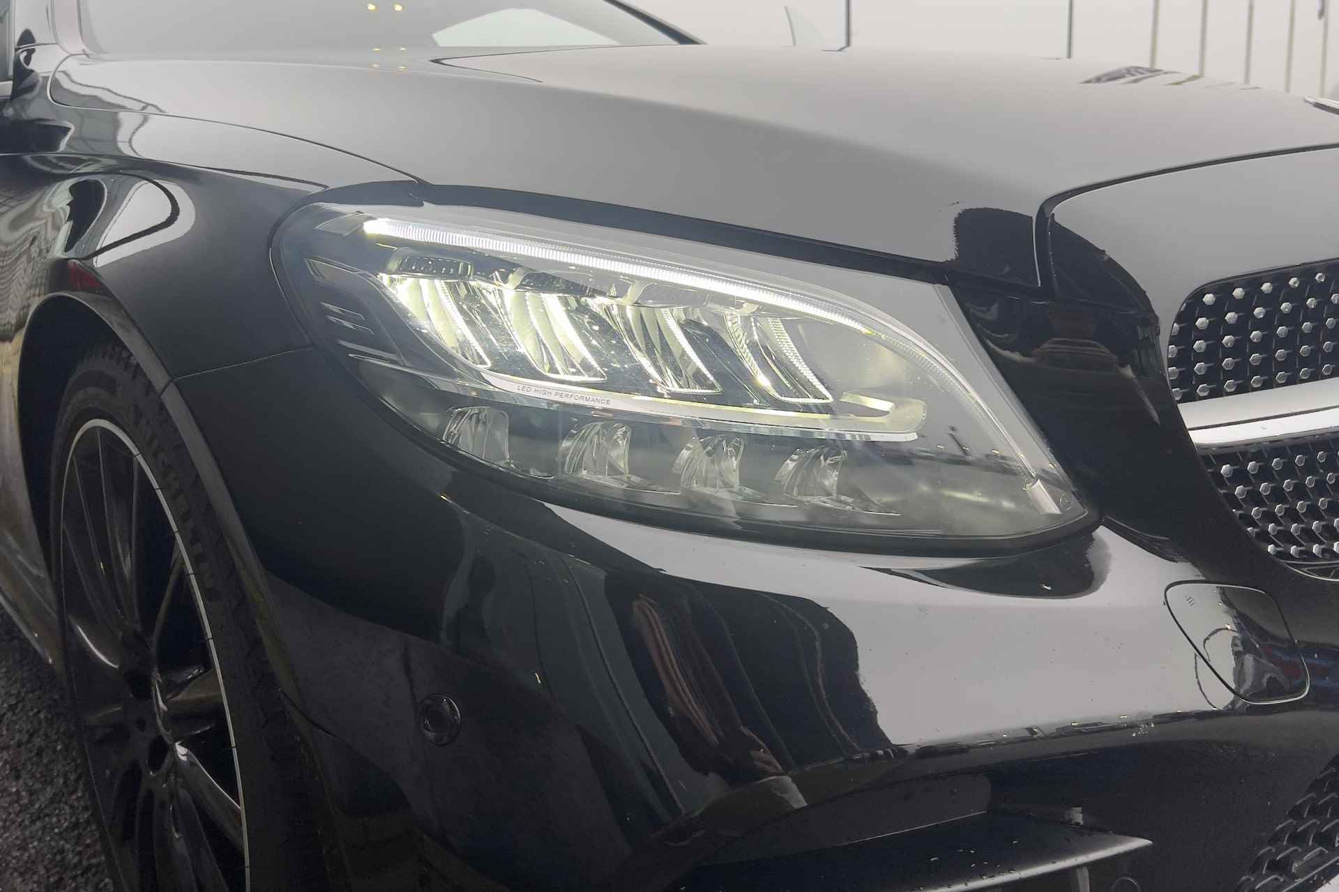 Mercedes-Benz C-klasse C 180 Cabriolet Automaat AMG Line | Stoelventilatie | LED | Sfeerverlichting | Airscarf | Parktronic | Spiegelpakket | Zitcomfortpakket - 23/25