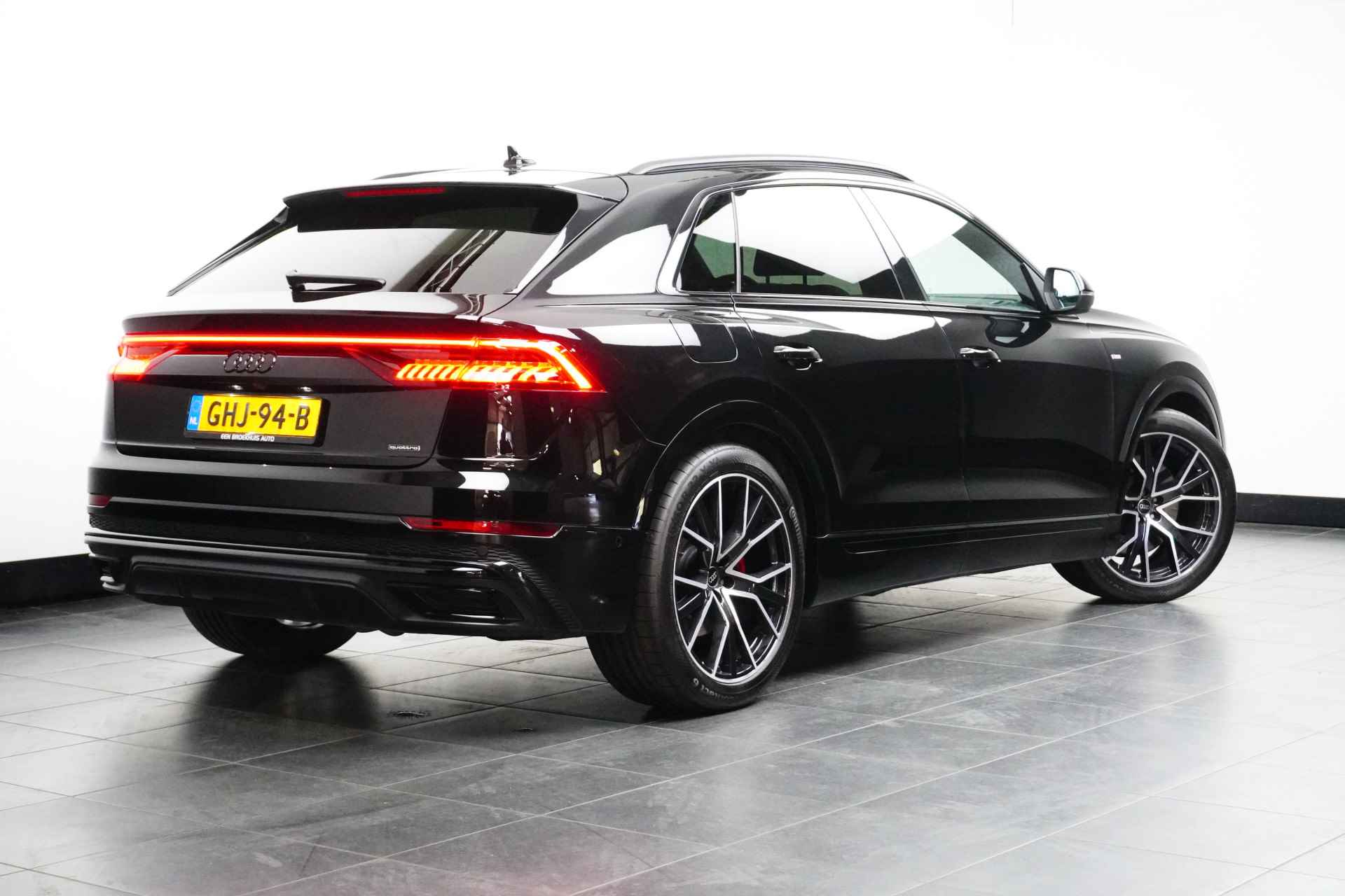 Audi Q8 60 TFSI e quattro Pro Line S Competition 22 inch velgen/Adaptieve cruise control/Optiekpakket zwart/ Keyless entry/privacy glas - 5/32