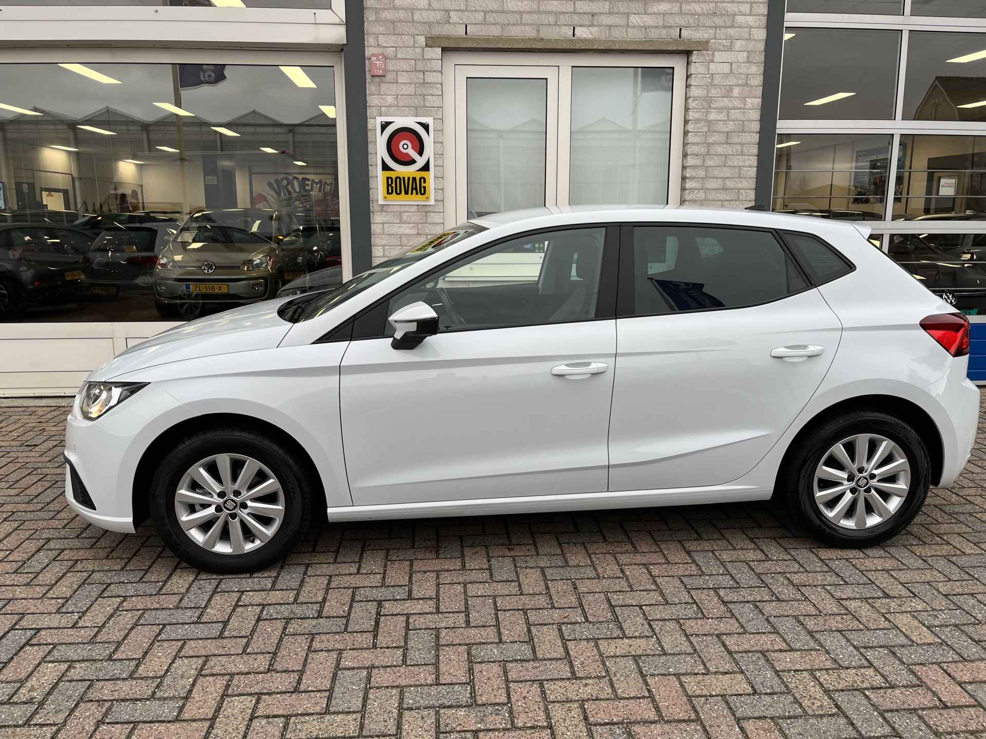 SEAT Ibiza 1.0 TSI Style Business Intense / CRUISE/ BLUETOOTH/ NAVI/ FULL LINK/ PARK. SENSOREN + CAMERA/ CLIMA - 3/36