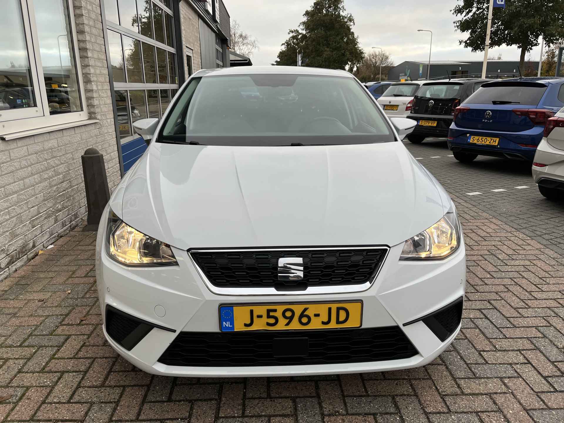 SEAT Ibiza 1.0 TSI Style Business Intense / CRUISE/ BLUETOOTH/ NAVI/ FULL LINK/ PARK. SENSOREN + CAMERA/ CLIMA - 30/36