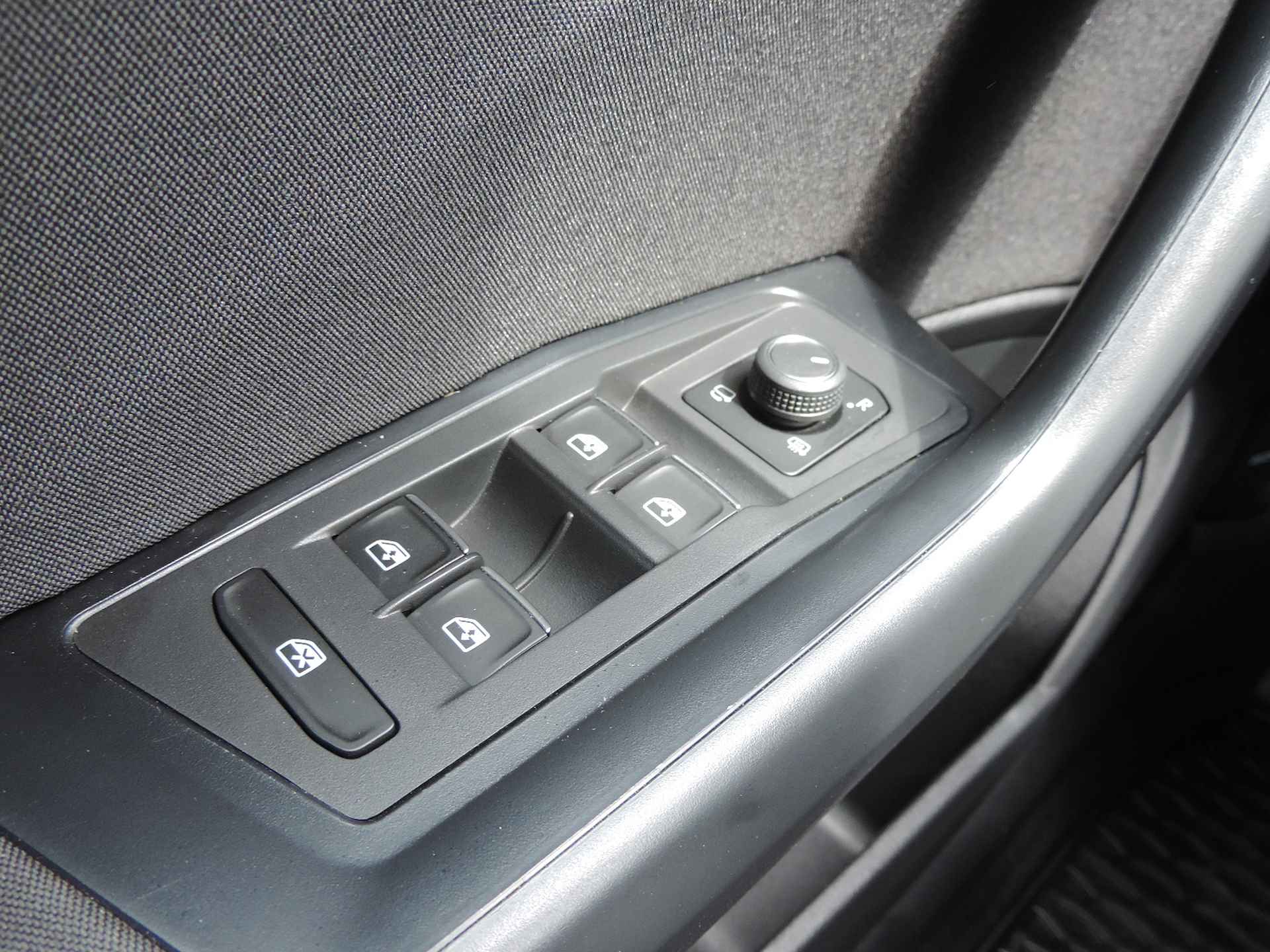 Volkswagen T-Roc 1.5 TSI 150PK Sport DSG -  Camera | CarPlay | Dodehoek | Virtual | LED | ACC - 35/44