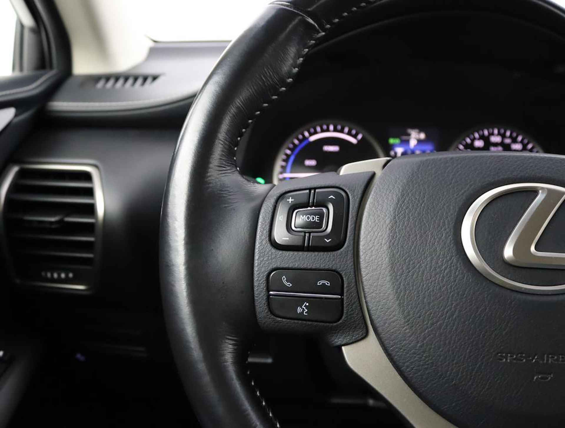 Lexus NX 300h AWD Business Line | Navigatie | Adaptive Cruise Control | - 19/55