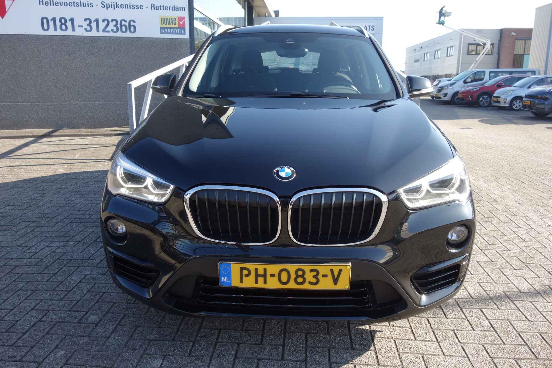 BMW X1 sDrive18i Executive AUTOMAAT/NAVIGATIE/CLIMATRONIC-AIRCO/L.M. VELGEN 18 INCH/PARKEER CAMERA & SENSOREN VOOR &ACHTER/BLEUTOOTH/CR - 11/28