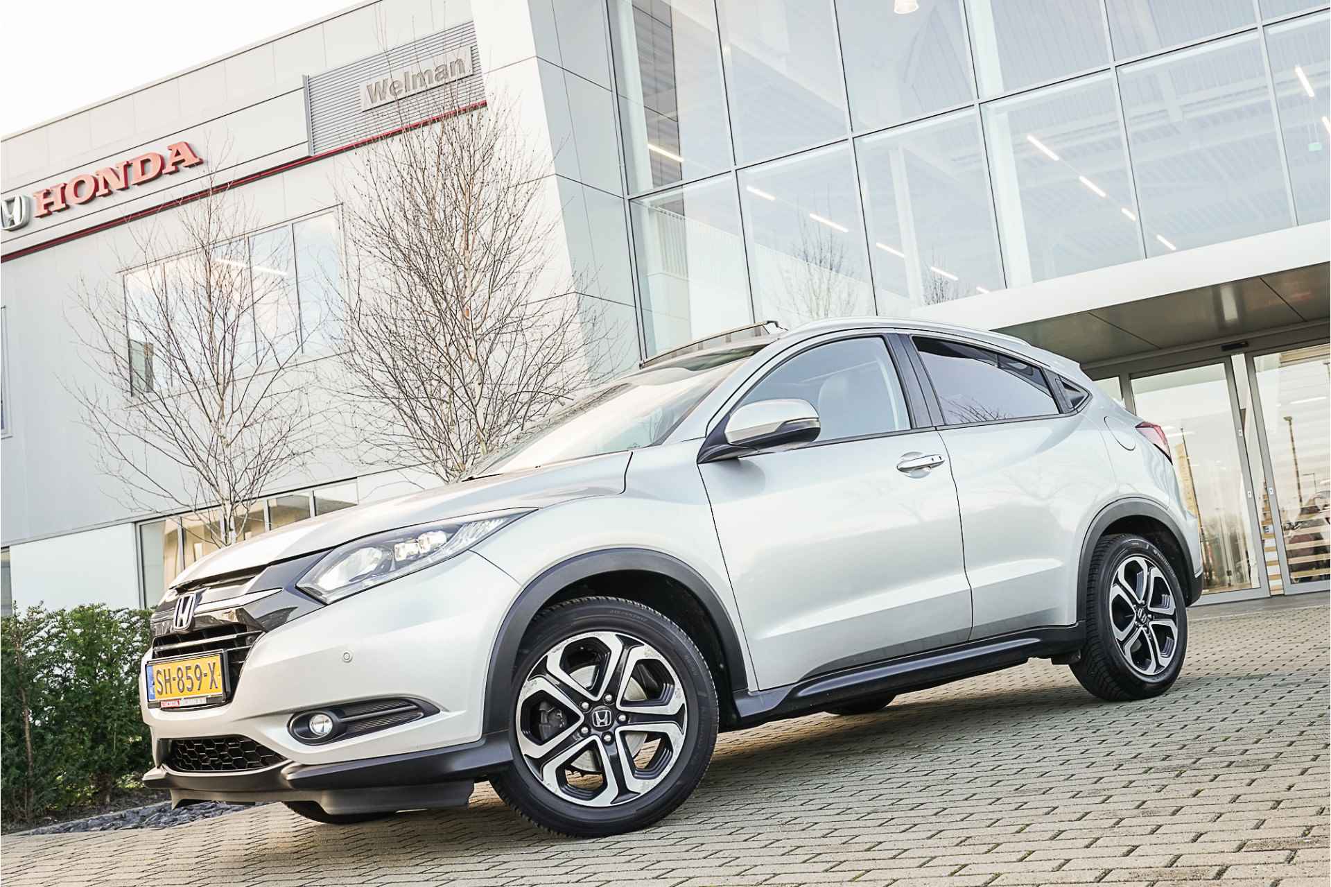 Honda HR-V 1.5i V-TEC EXECUTIVE - PANORAMADAK - TREKHAAK - NAVIGATIE - ALL WEATHERS - 30/54