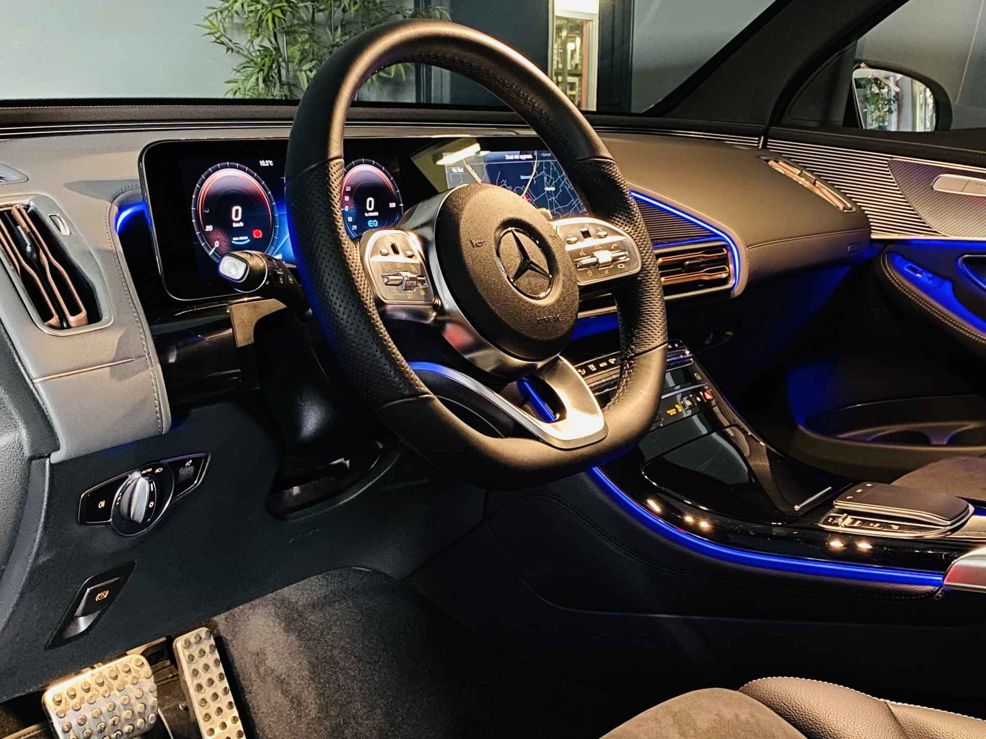 Mercedes-Benz EQC 400 4MATIC AMG 408 pk // MultiBeam LED // Sfeerverlichting // Treeplanken // Navigatie // 19" AMG Velgen // Parktronic // Touchpad // Wide Screen - 3/50