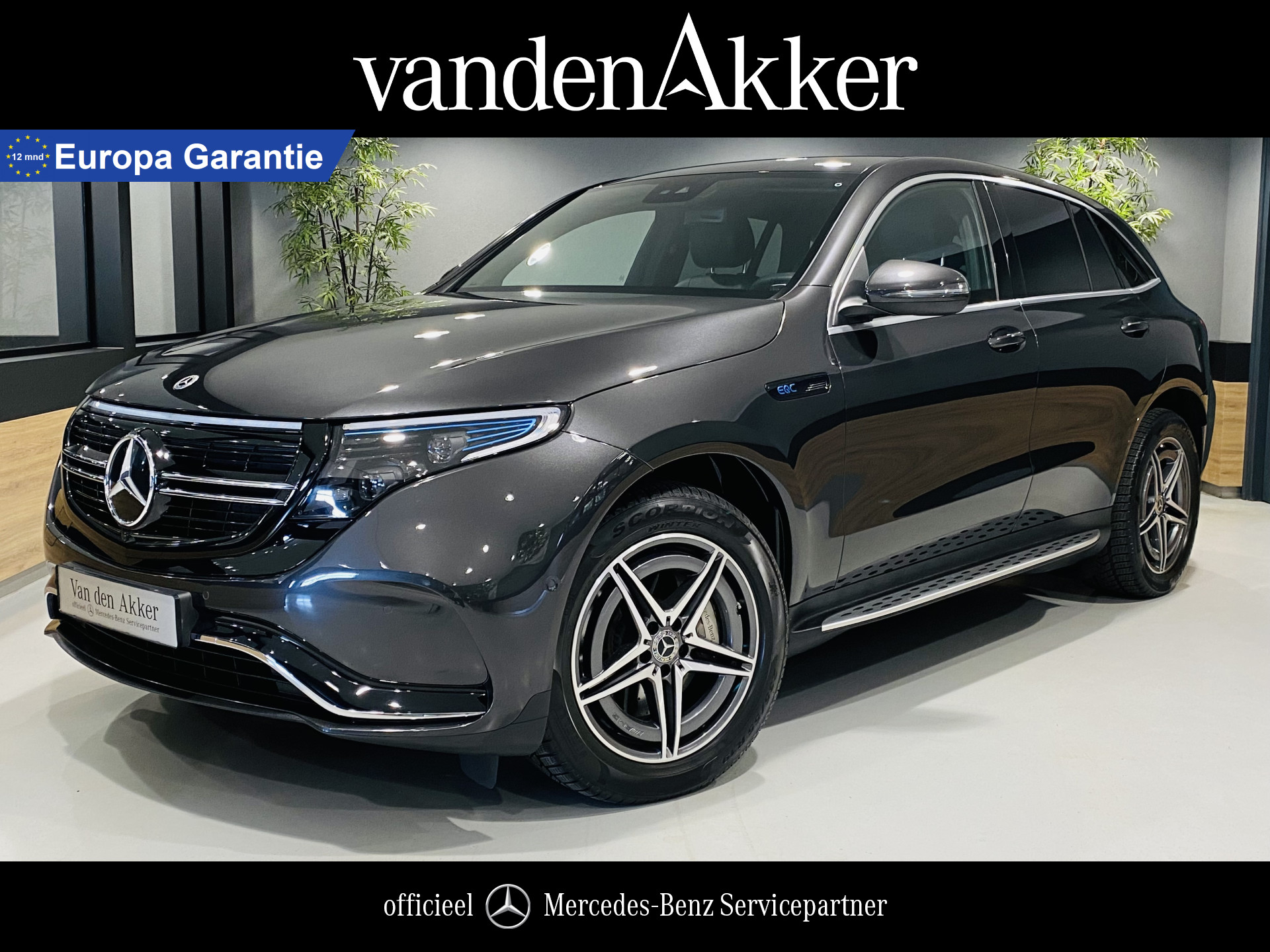 Mercedes-Benz EQC 400 4MATIC AMG 408 pk // MultiBeam LED // Sfeerverlichting // Treeplanken // Navigatie // 19" AMG Velgen // Parktronic // Touchpad // Wide Screen bij viaBOVAG.nl