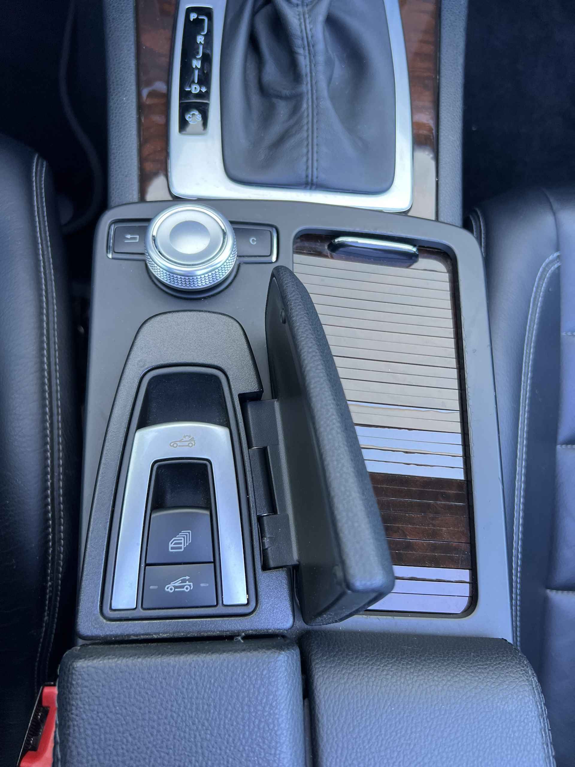 Mercedes-Benz E-Klasse Cabrio 200 CGI Elegance Automaat Leder Cruisecontrol PTS Spiegelpakket  Aircap Airscarf  ECC Stoelverwarming  17"all velgen - 19/21