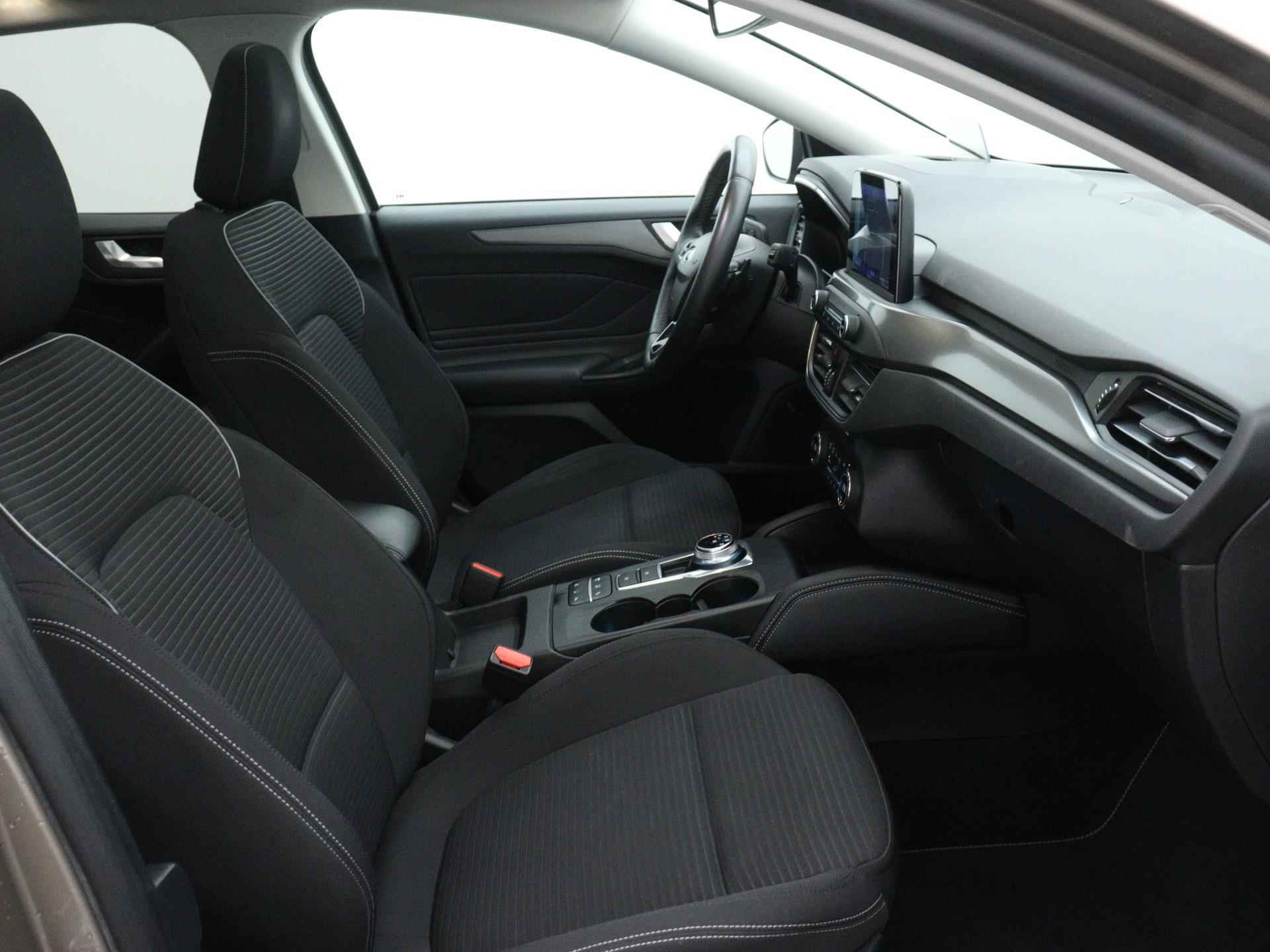 Ford Focus Wagon 1.0 EcoBoost Titanium Business | 125PK | Automaat | Panoramadak | Full LED koplampen | Navigatie| Verwarmbare stoelen | - 5/22