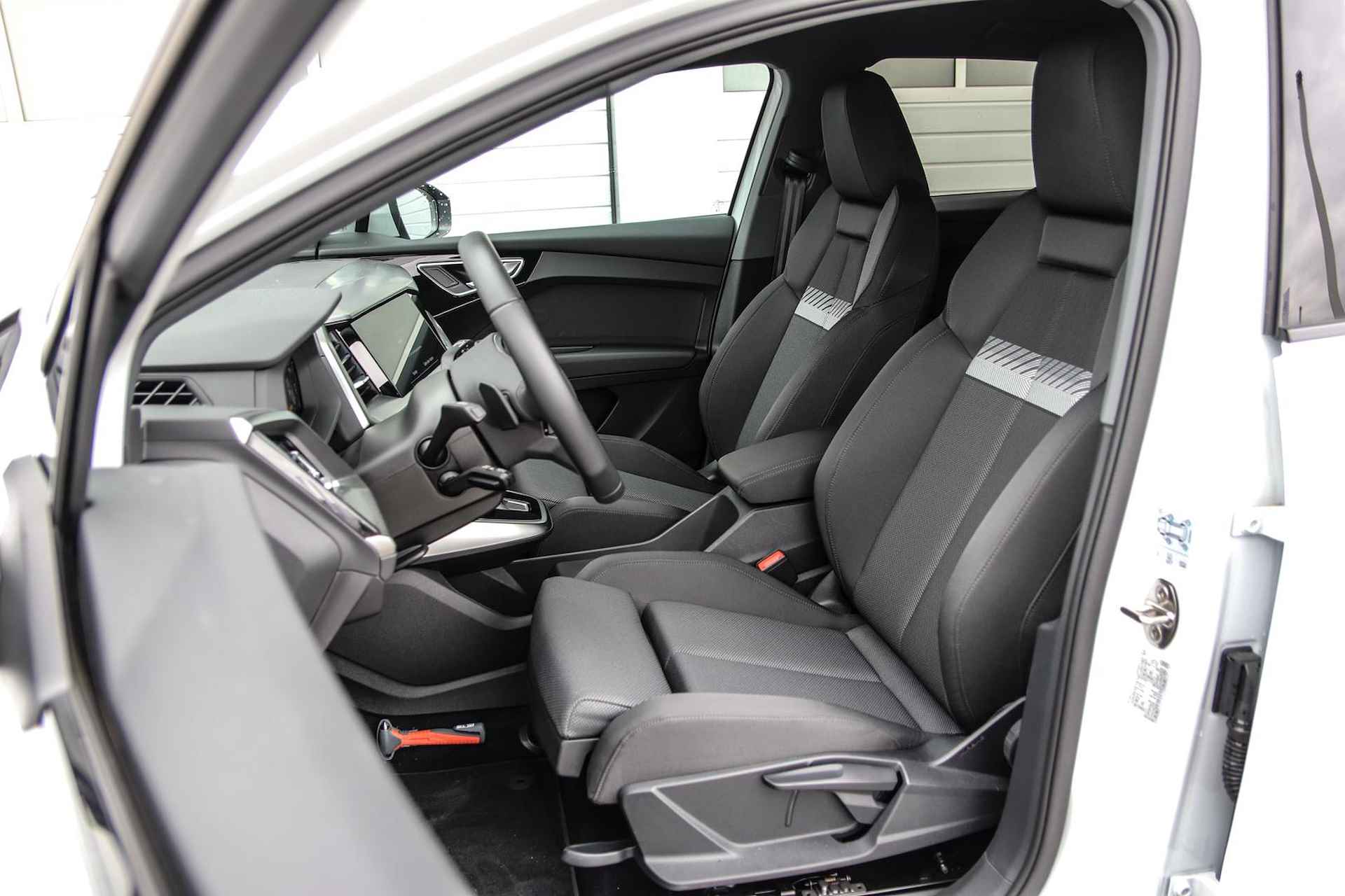 Audi Q4 e-tron 40 204pk Advanced Edition 77 kWh | Achteruitrijcamera | Zwart Optiek - 5/38