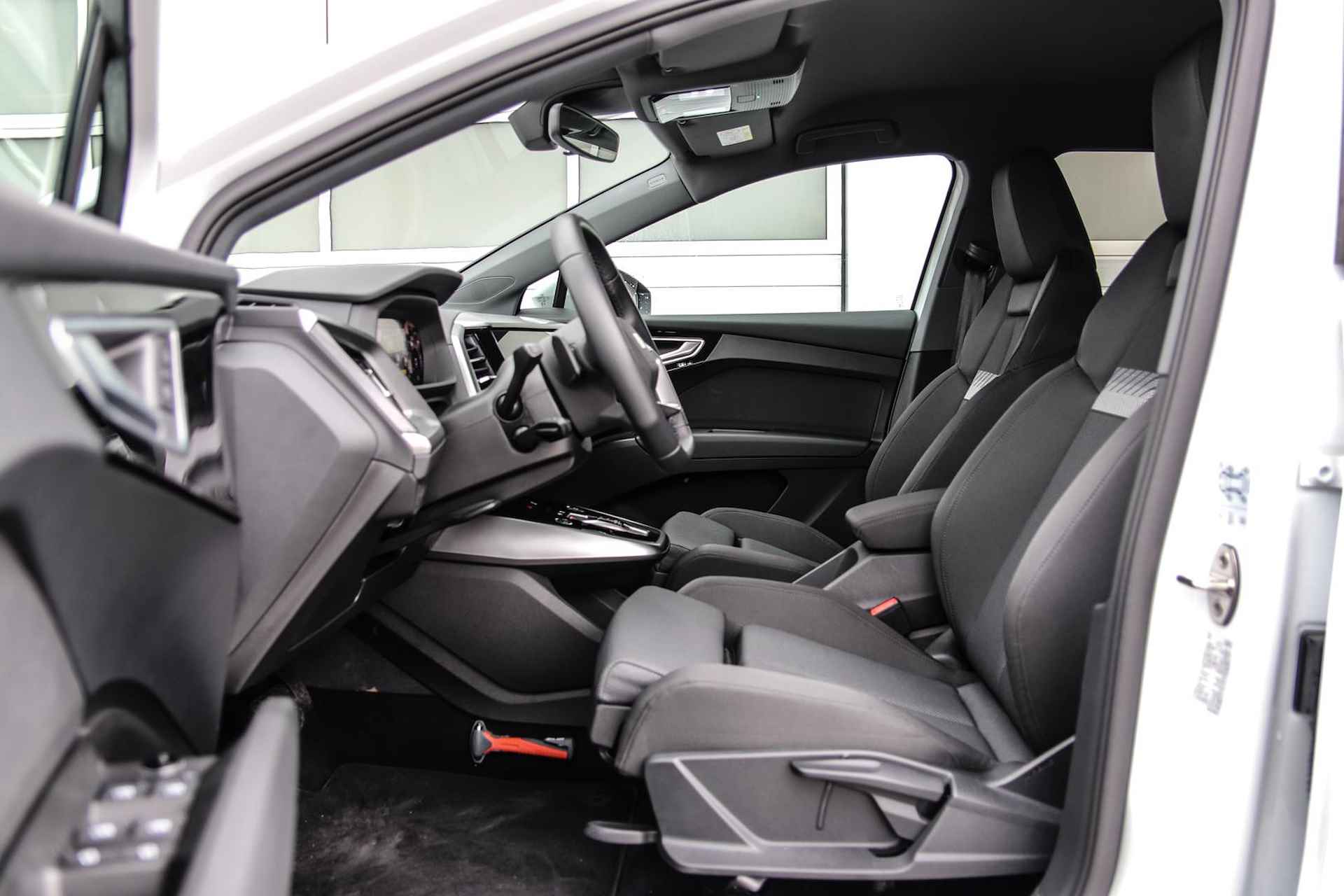 Audi Q4 e-tron 40 204pk Advanced Edition 77 kWh | Achteruitrijcamera | Zwart Optiek - 19/38