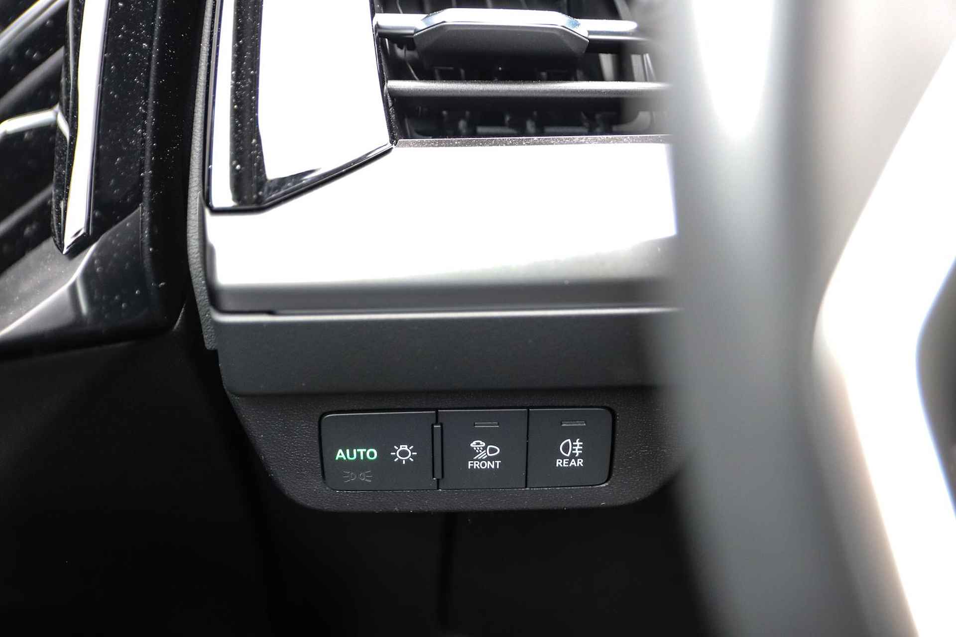 Audi Q4 e-tron 40 204pk Advanced Edition 77 kWh | Achteruitrijcamera | Zwart Optiek - 35/38