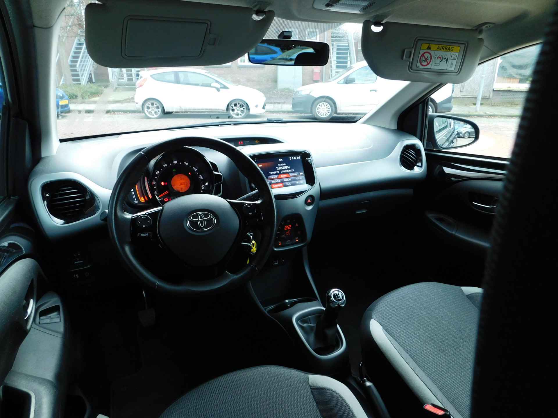 Toyota Aygo 1.0 VVT-i x-joy | Apple Carplay / Android Auto | Achteruitrijcamera | - 2/44