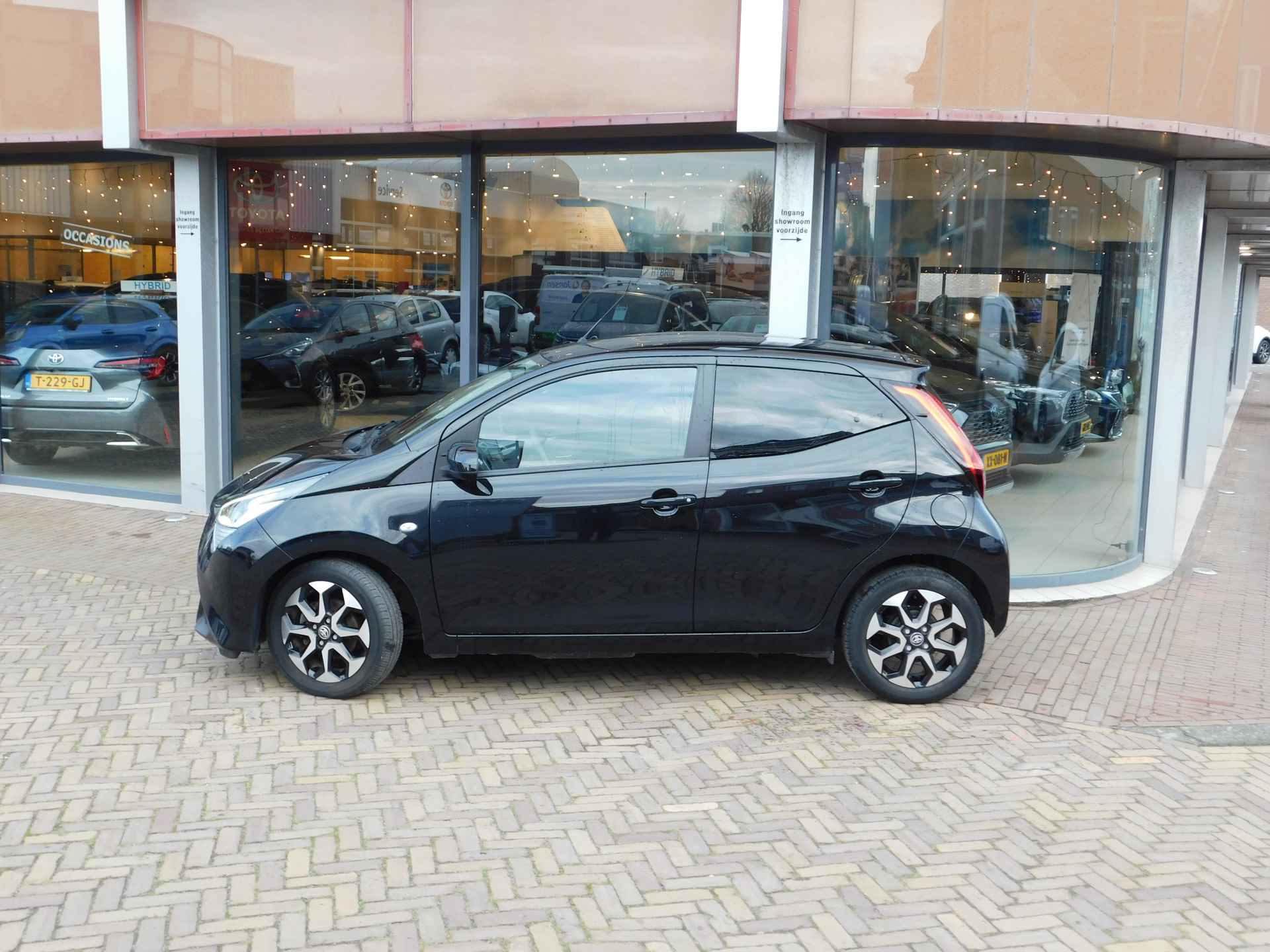 Toyota Aygo 1.0 VVT-i x-joy | Apple Carplay / Android Auto | Achteruitrijcamera | - 3/44