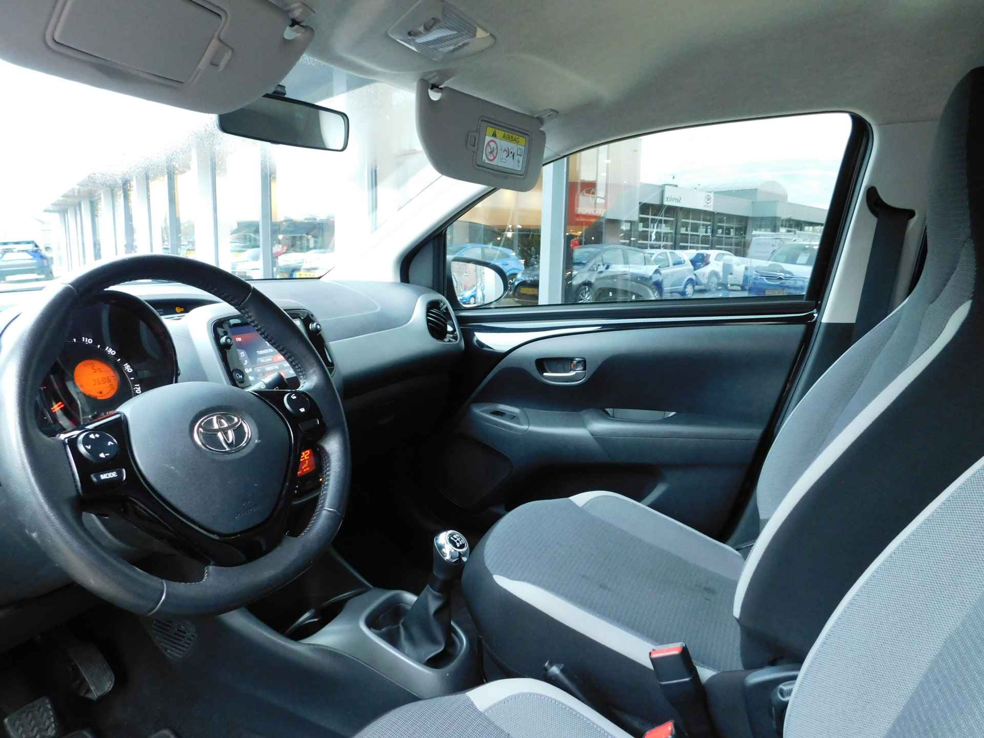 Toyota Aygo 1.0 VVT-i x-joy | Apple Carplay / Android Auto | Achteruitrijcamera | - 15/44