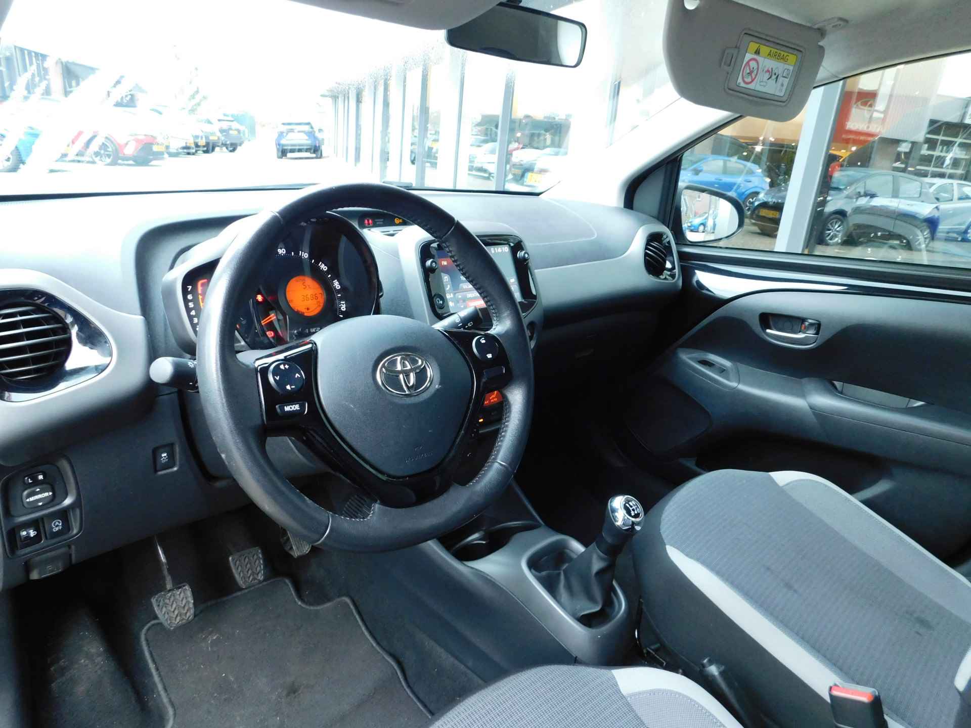 Toyota Aygo 1.0 VVT-i x-joy | Apple Carplay / Android Auto | Achteruitrijcamera | - 17/44