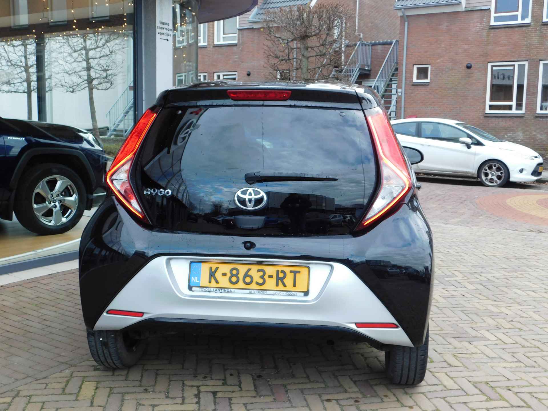 Toyota Aygo 1.0 VVT-i x-joy | Apple Carplay / Android Auto | Achteruitrijcamera | - 36/44