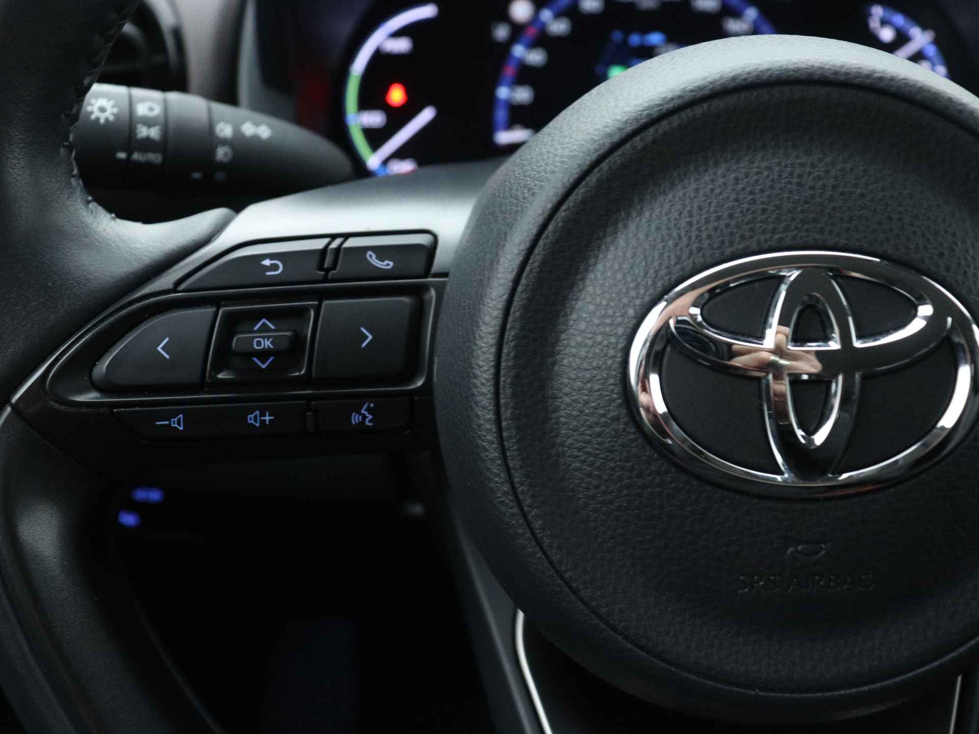 Toyota Yaris Cross 1.5 Hybrid Executive Limited | Navigatie | Half Leder | Elek. Achterklep | - 22/47