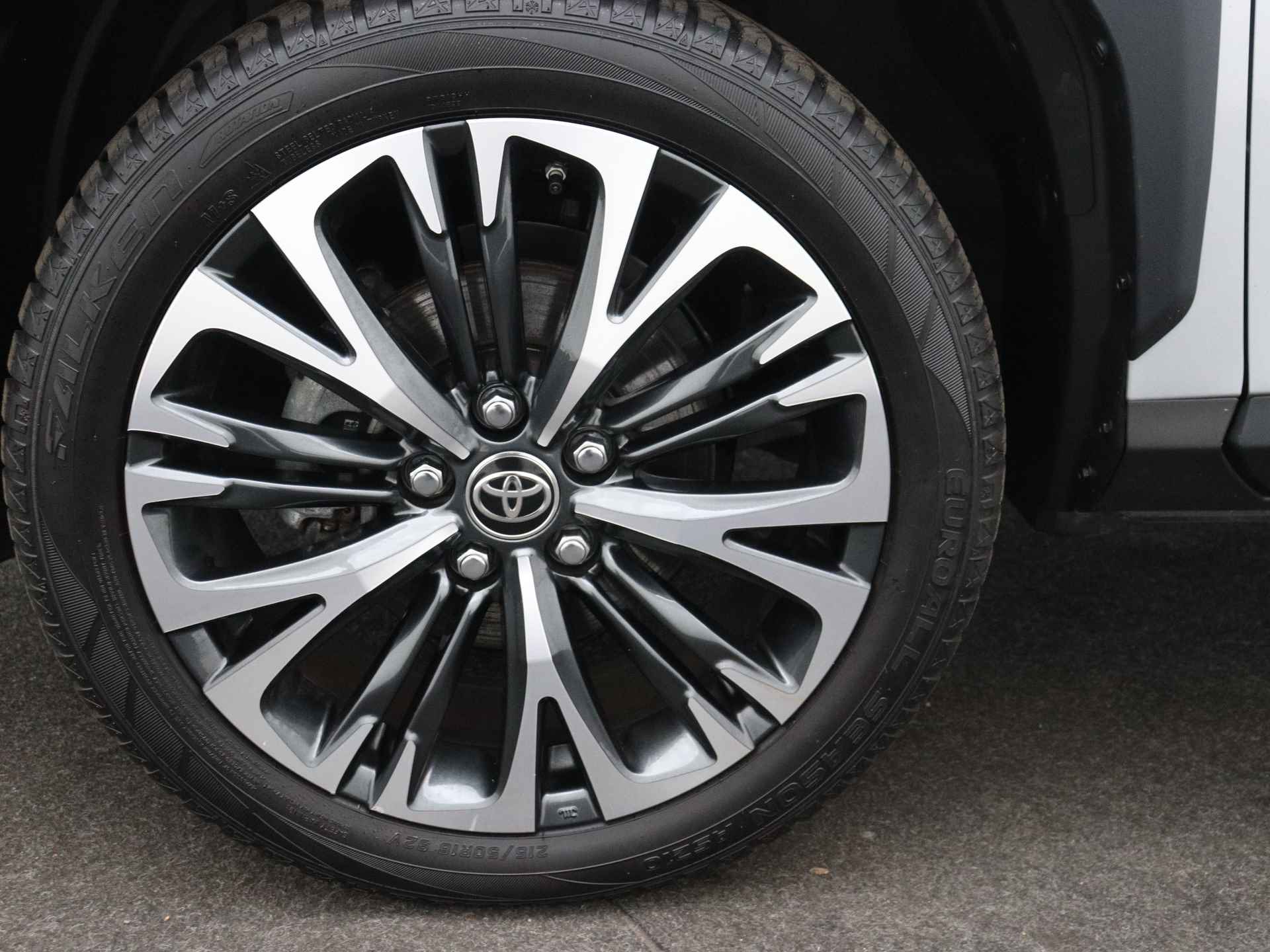 Toyota Yaris Cross 1.5 Hybrid Executive Limited | Navigatie | Half Leder | Elek. Achterklep | - 42/47