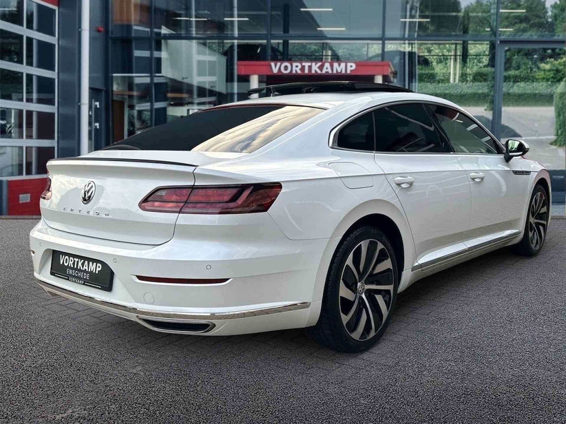 VOLKSWAGEN Arteon 1.5 TSI DSG R-LINE PANO-DAK/TREKHAAK/NAVI/CARPLAY/PDC/STOELVERW - 5/28