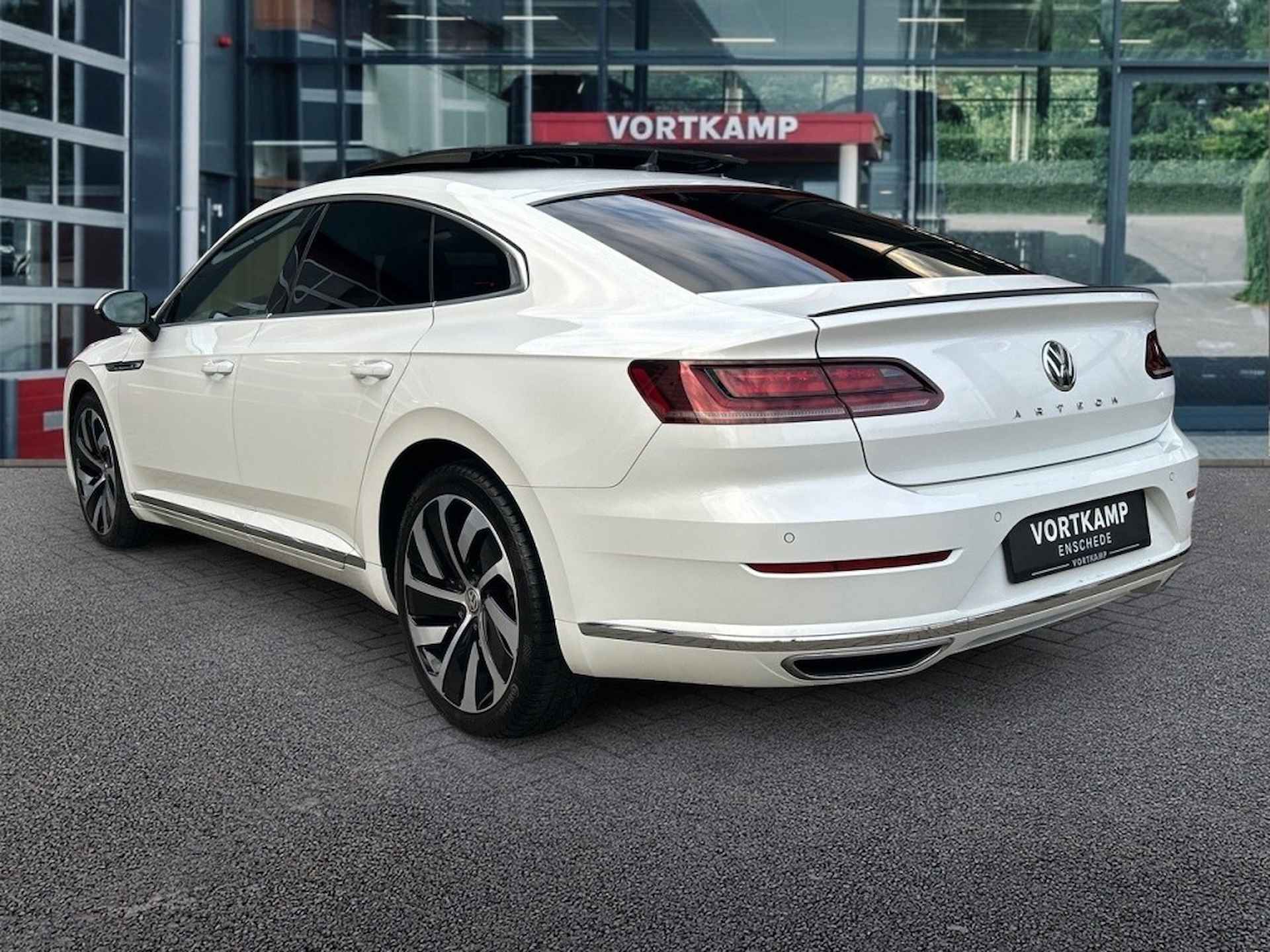 VOLKSWAGEN Arteon 1.5 TSI DSG R-LINE PANO-DAK/TREKHAAK/NAVI/CARPLAY/PDC/STOELVERW - 7/28