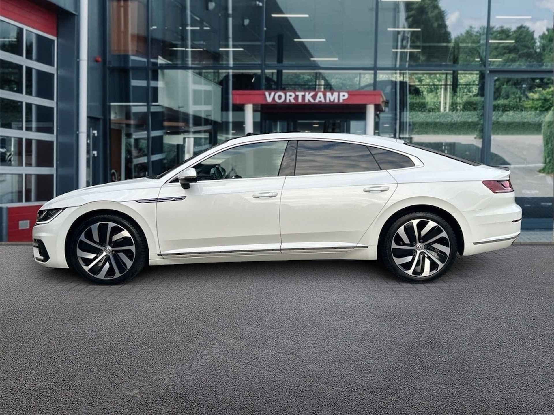 VOLKSWAGEN Arteon 1.5 TSI DSG R-LINE PANO-DAK/TREKHAAK/NAVI/CARPLAY/PDC/STOELVERW - 8/28