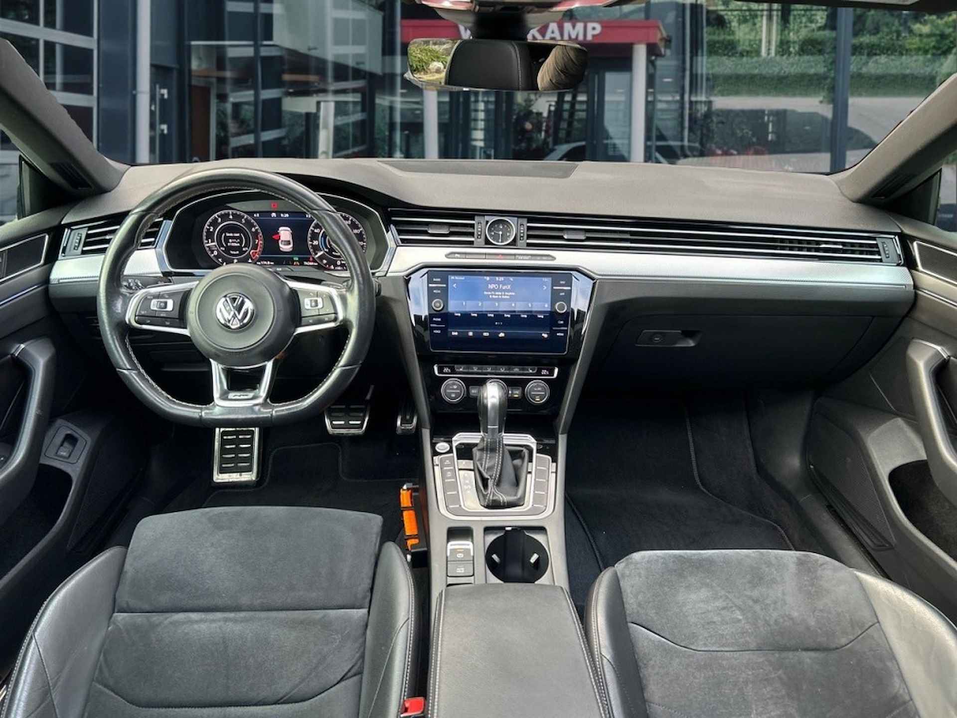 VOLKSWAGEN Arteon 1.5 TSI DSG R-LINE PANO-DAK/TREKHAAK/NAVI/CARPLAY/PDC/STOELVERW - 14/28