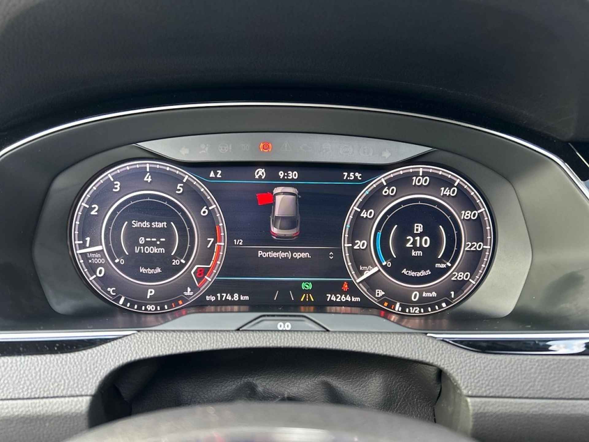 VOLKSWAGEN Arteon 1.5 TSI DSG R-LINE PANO-DAK/TREKHAAK/NAVI/CARPLAY/PDC/STOELVERW - 17/28