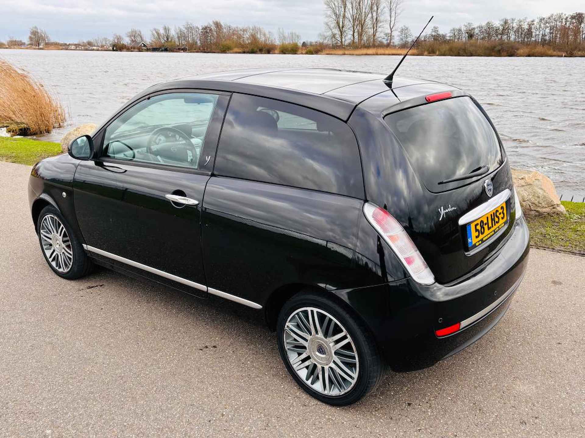 Lancia Ypsilon 1.4 Limited Edition 2010 - 5/15