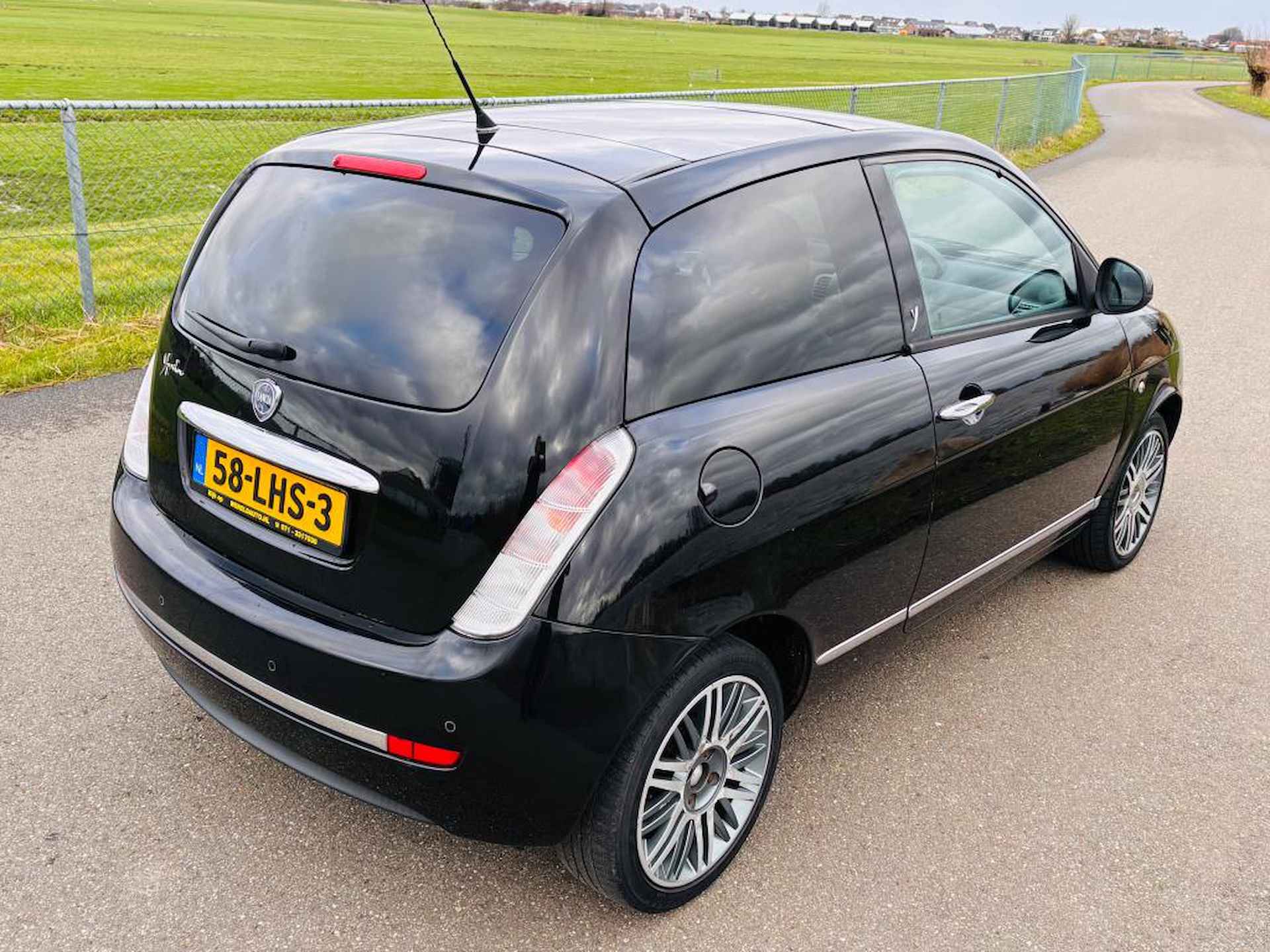 Lancia Ypsilon 1.4 Limited Edition 2010 - 7/15