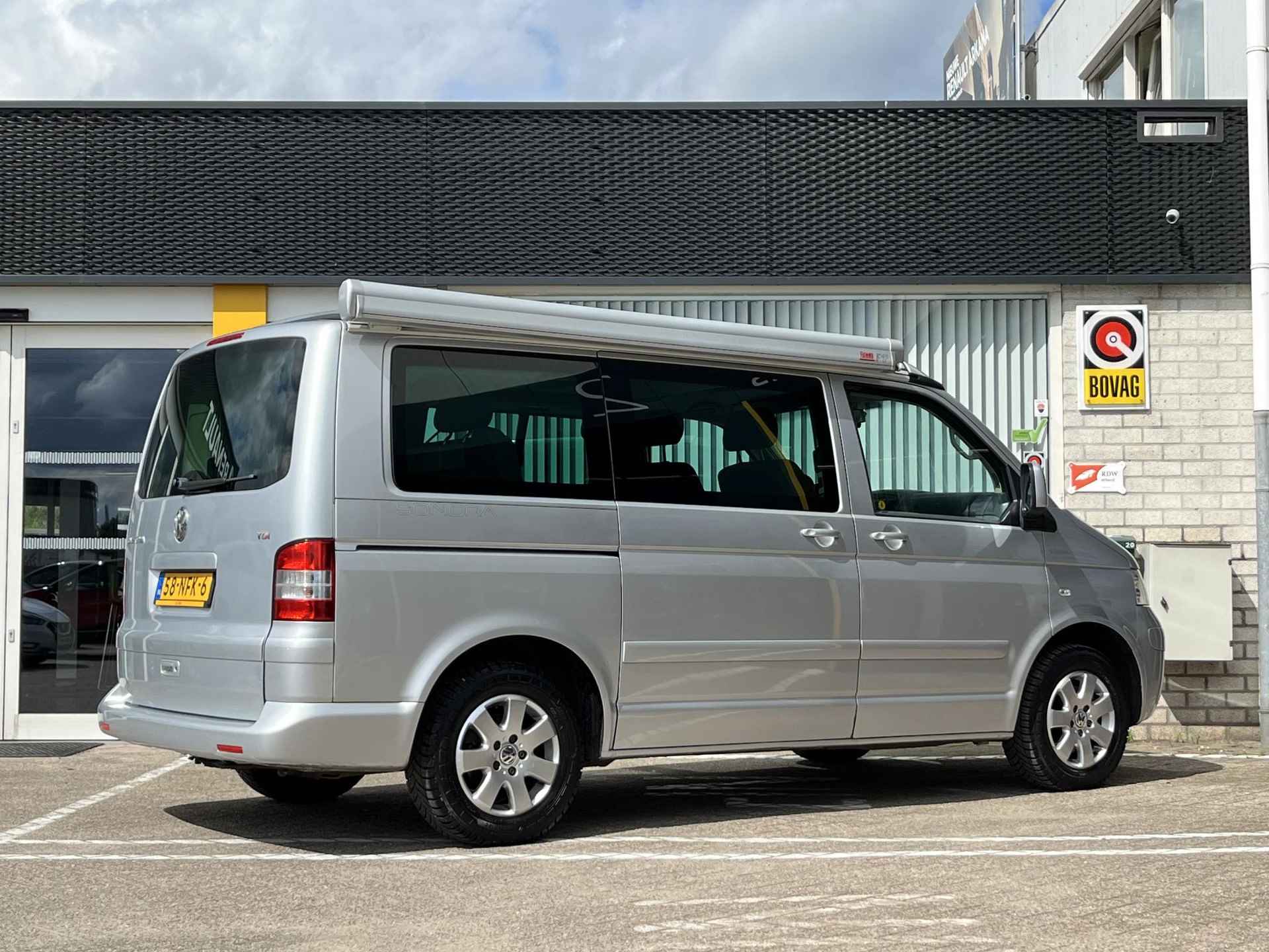 Volkswagen California Buscamper 2.5 TDI , Luifel, Stoelverwarming, Climate Control, Lichtmetalen velgen, Compacte koelkast, Kookmogelijkheid - 2/30