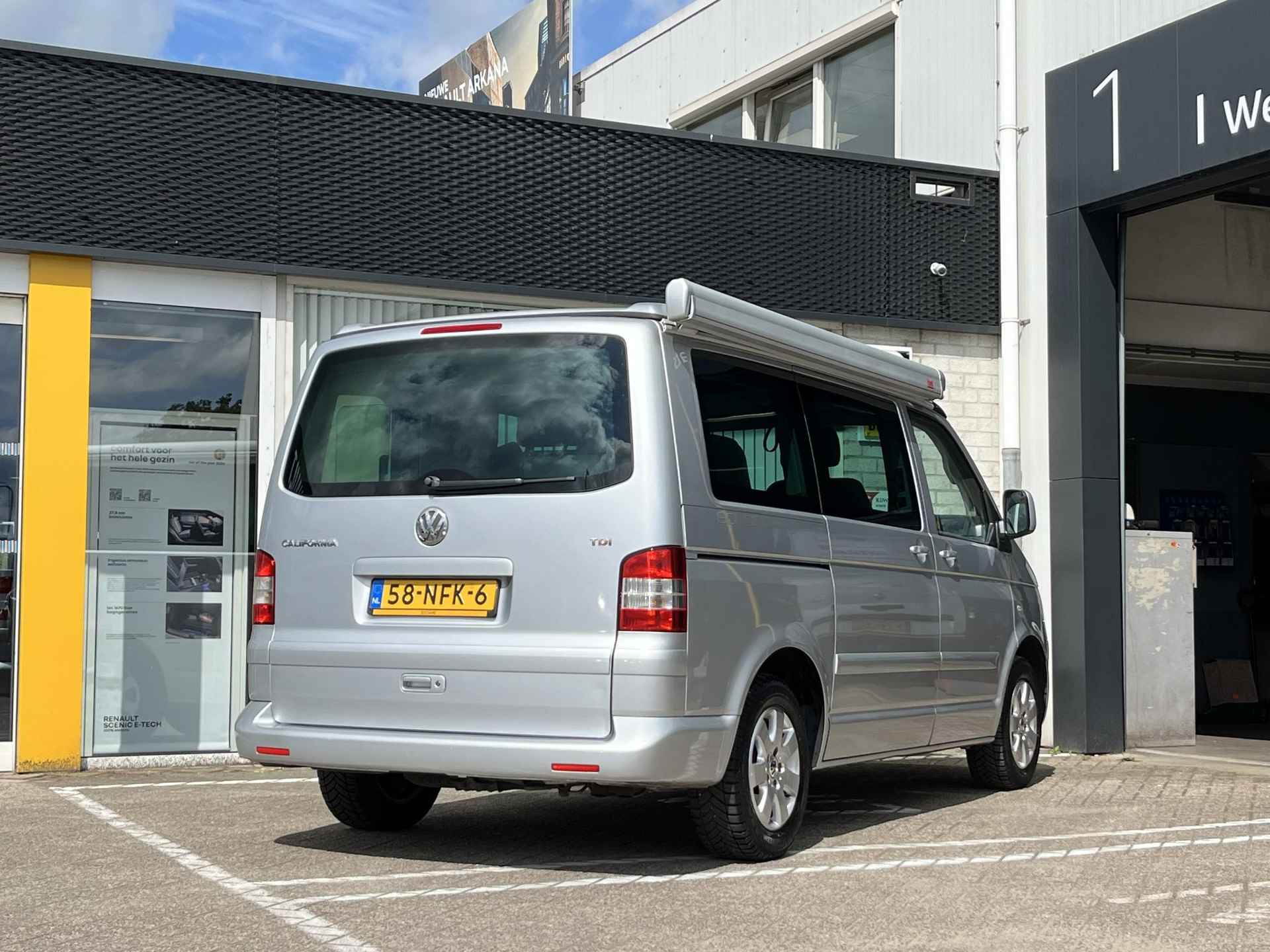 Volkswagen California Buscamper 2.5 TDI , Luifel, Stoelverwarming, Climate Control, Lichtmetalen velgen, Compacte koelkast, Kookmogelijkheid - 24/30