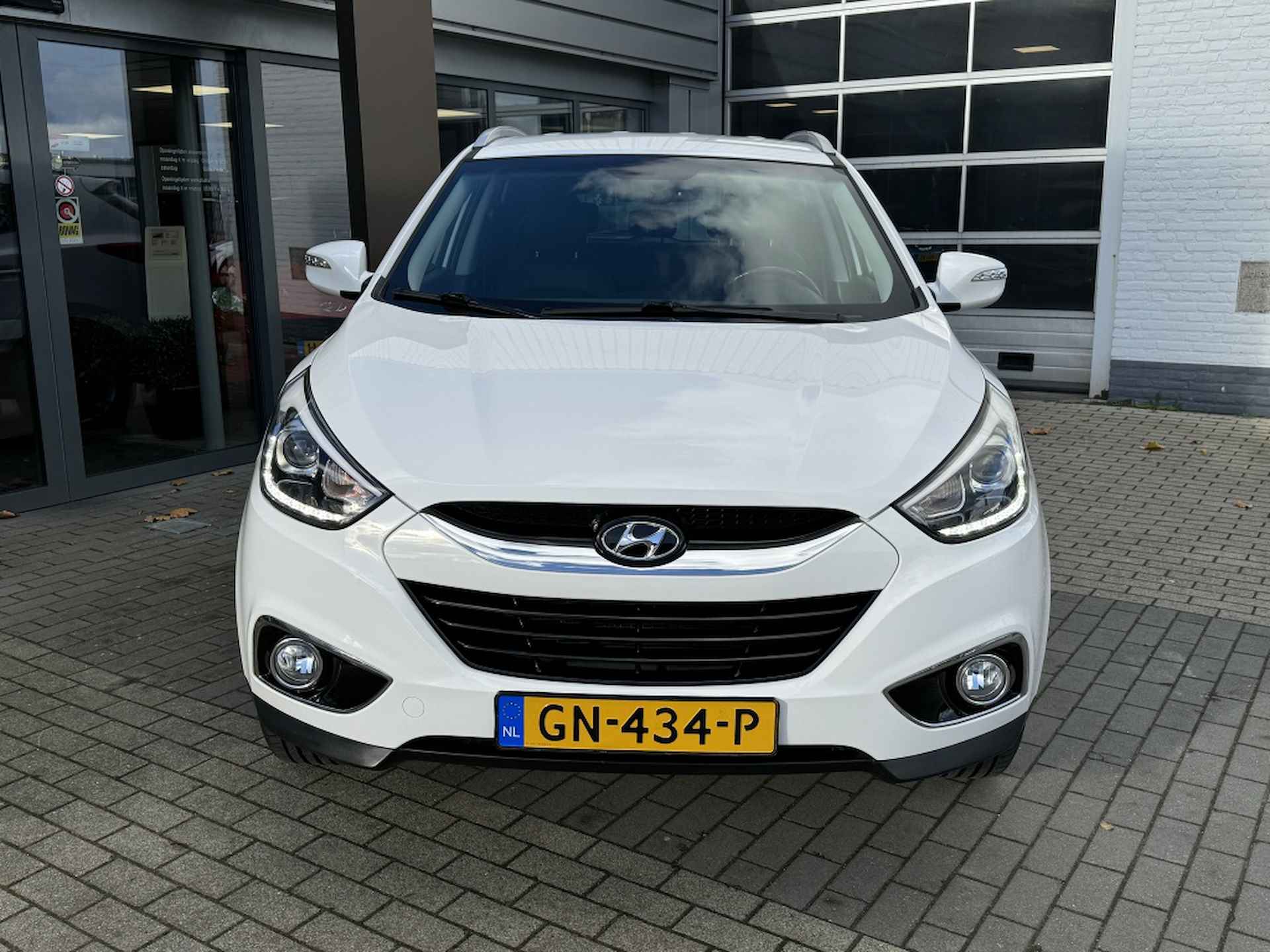 Hyundai ix35 1.6i GDI Go! | Navigatie | Achteruitrijcamera | Stoelverwarming - 2/32