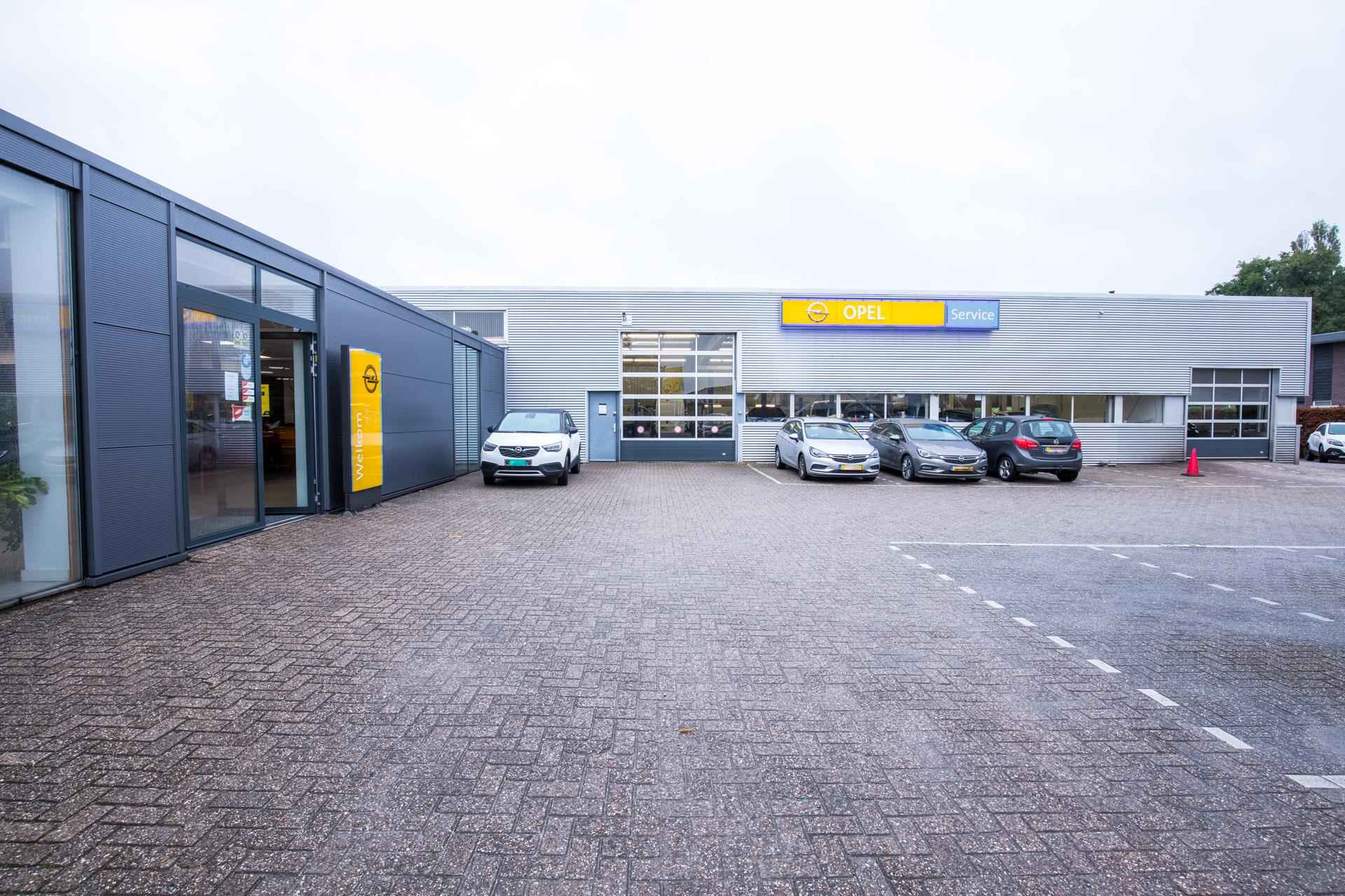 Opel Corsa 1.2 GS Parkeersenoren Voor en Achter Donker Getint Glas LM Velgen - 4/10