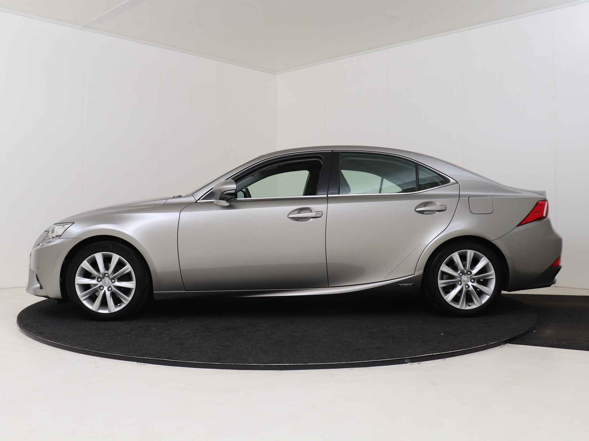 Lexus IS 300h Business Line Pro | Premium Navigatie | Lederen Bekleding | Stoelverwarming | - 4/46