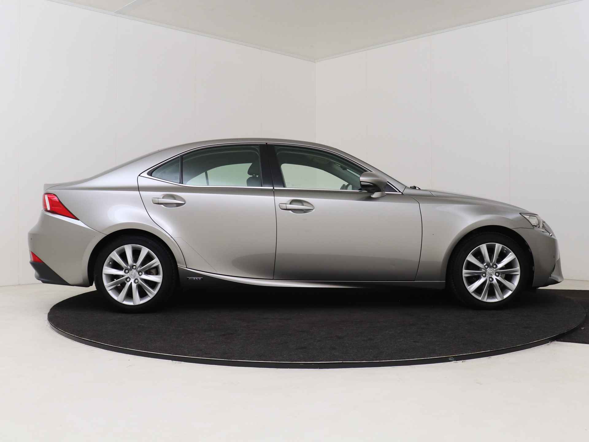 Lexus IS 300h Business Line Pro | Premium Navigatie | Lederen Bekleding | Stoelverwarming | - 15/46