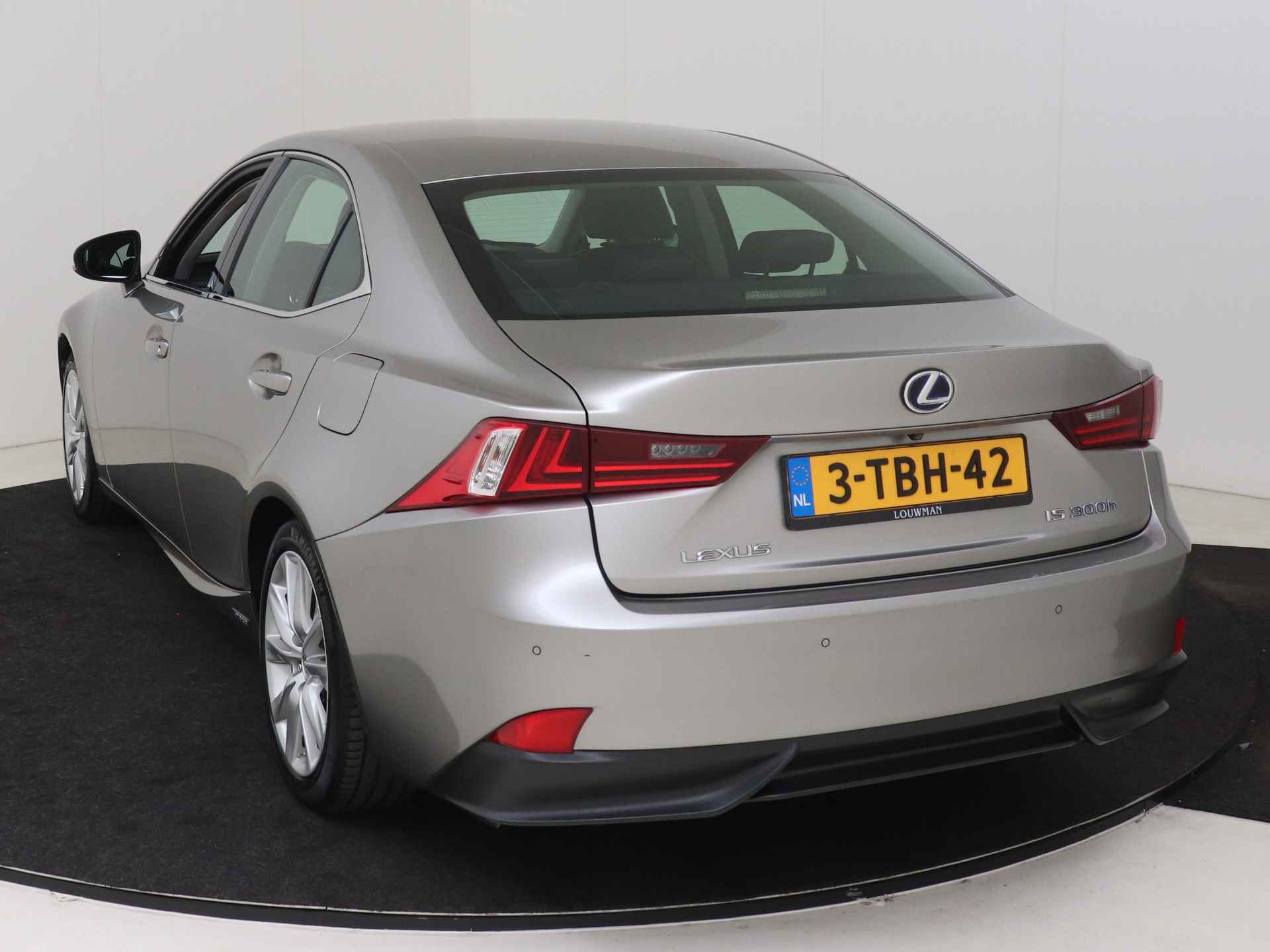 Lexus IS 300h Business Line Pro | Premium Navigatie | Lederen Bekleding | Stoelverwarming | - 16/46