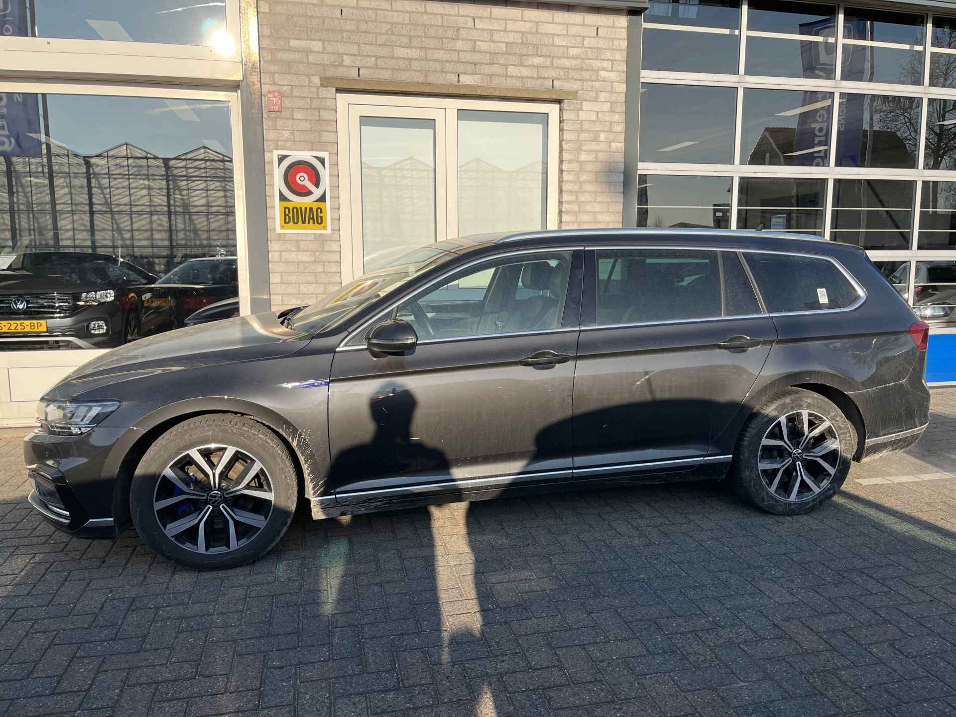 Volkswagen Passat Variant 1.4 TSI PHEV GTE / AUTOMAAT/ TREKHAAK/ ADAPT. CRUISE/ ALCANTARA/ APP-CONNECT/ NAVI/ DAB/ CLIMA/ STOELVERWARMING/ PARK. SENSOREN + CAMERA - 2/29