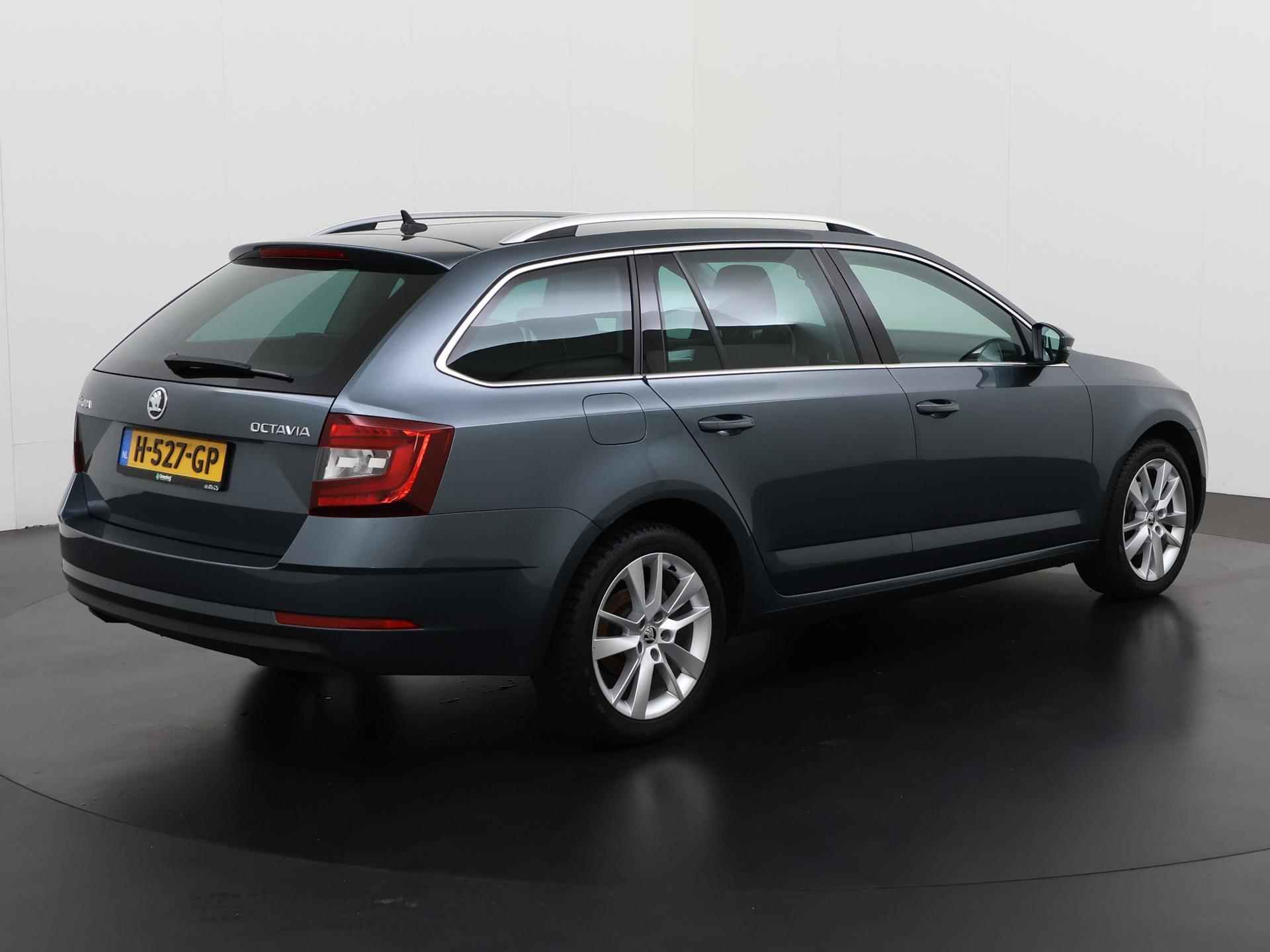 Skoda Octavia Combi 1.5 TSI Greentech Style DSG | Stuur & Stoelverwarming | Zondag Open! - 4/39