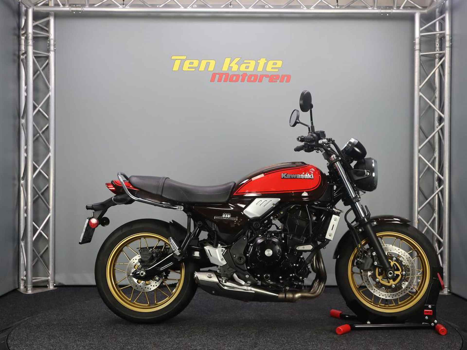 Kawasaki Z 650 RS - 1/12