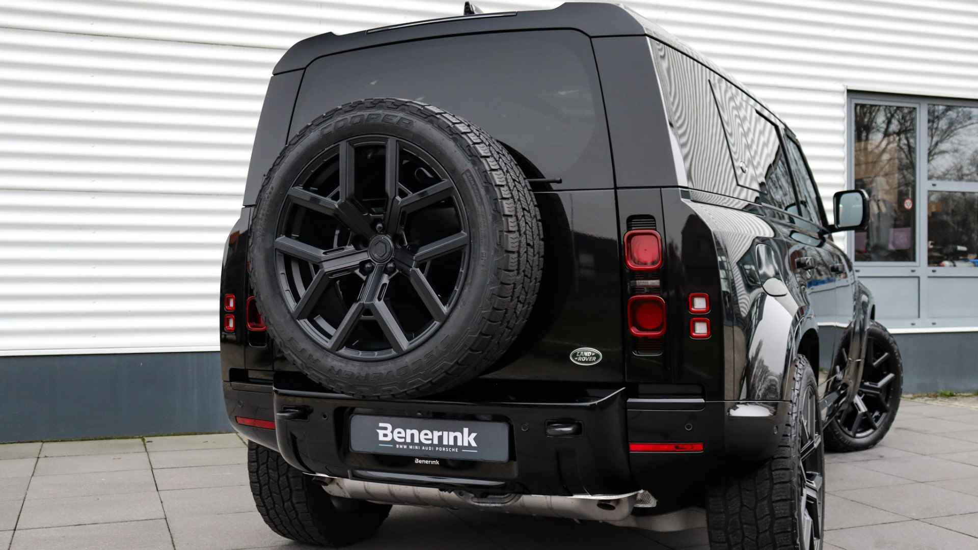 Land Rover Defender 110 2.0 P400e 110 XS Edition Urban Automotive | Stoelventilatie | Meridian | Panoramadak | Trekhaak - 21/35