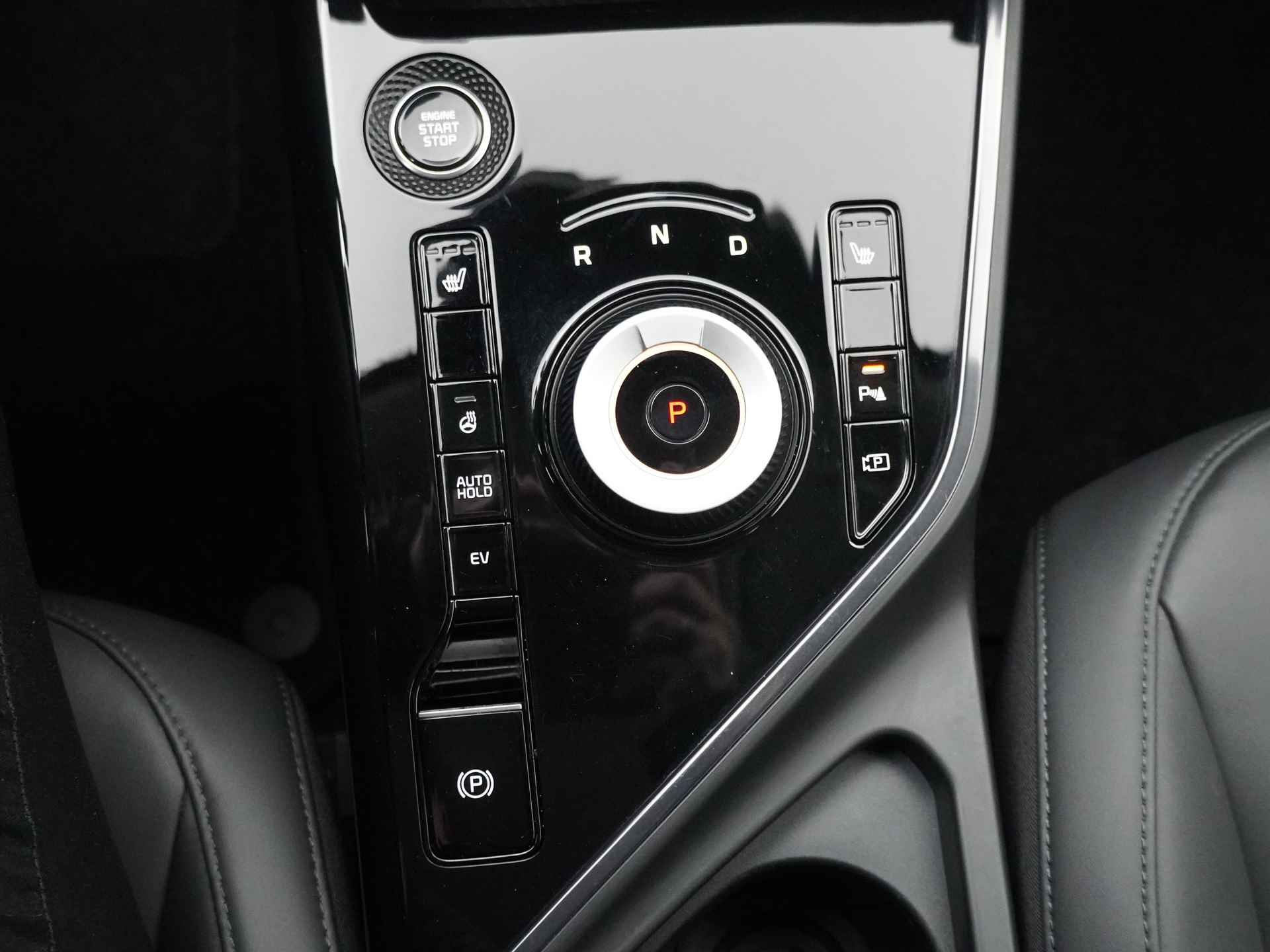 Kia Niro 1.6 GDi PHEV DynamicPlusLine - Stoel/Stuur Verwarming - LED - Adaptief Cruise Control - Apple/Android Carplay - Fabrieksgarantie Tot 2029 - 31/44
