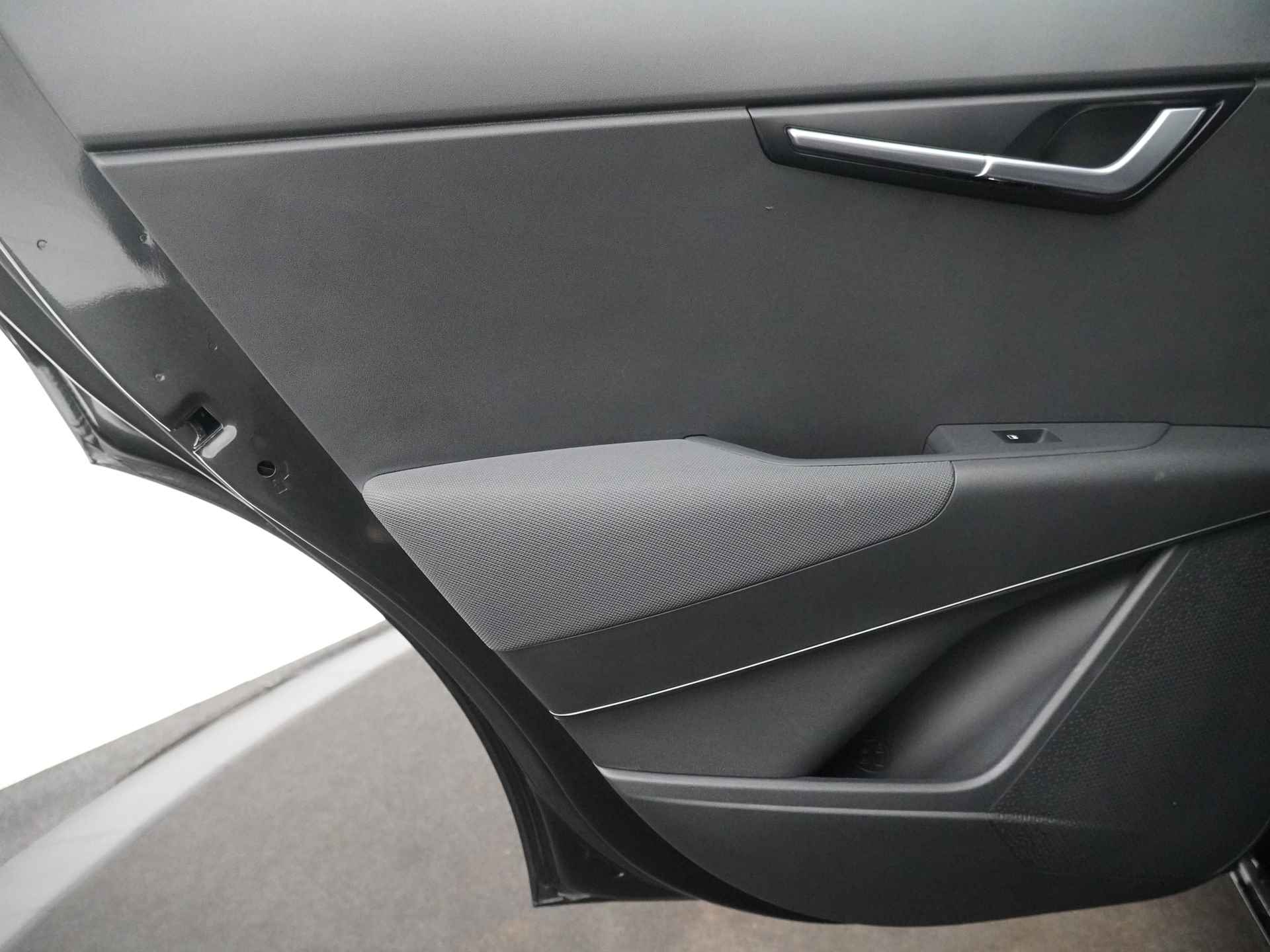 Kia Niro 1.6 GDi PHEV DynamicPlusLine - Stoel/Stuur Verwarming - LED - Adaptief Cruise Control - Apple/Android Carplay - Fabrieksgarantie Tot 2029 - 35/44